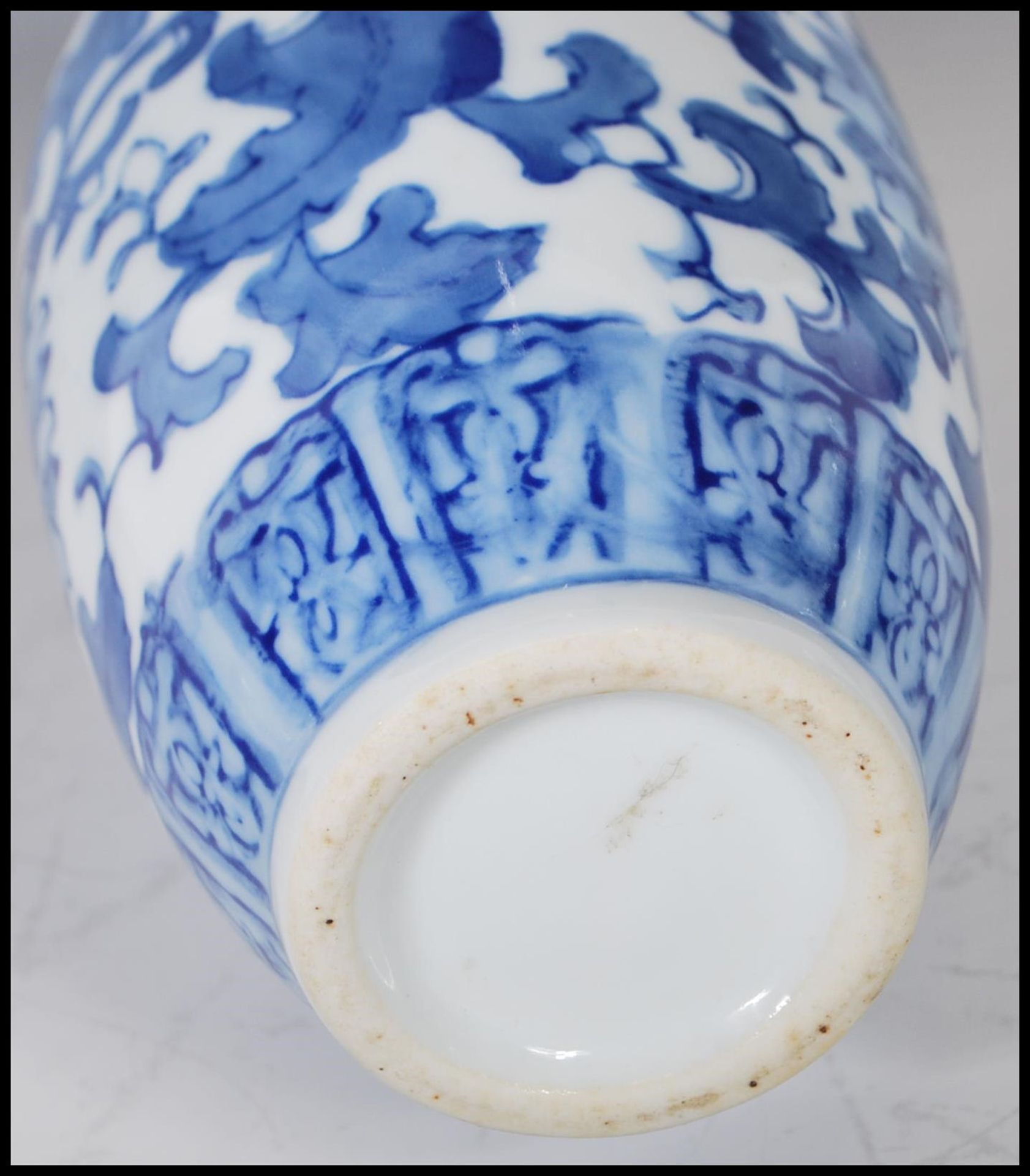 A 19th Century Chinese ginger jar of large proportions and bulbous form being hand painted in blue - Bild 10 aus 24