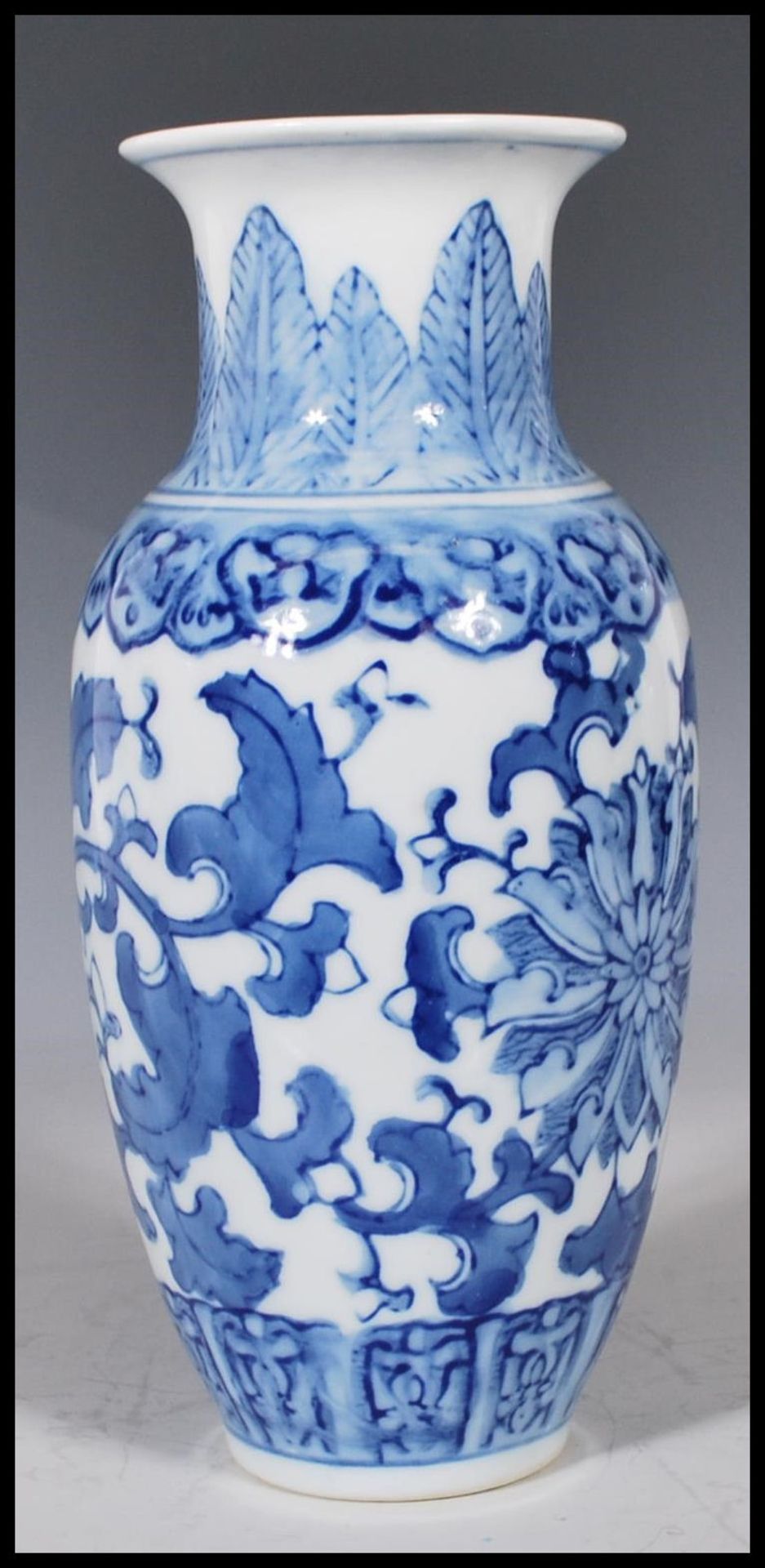 A 19th Century Chinese ginger jar of large proportions and bulbous form being hand painted in blue - Bild 6 aus 24