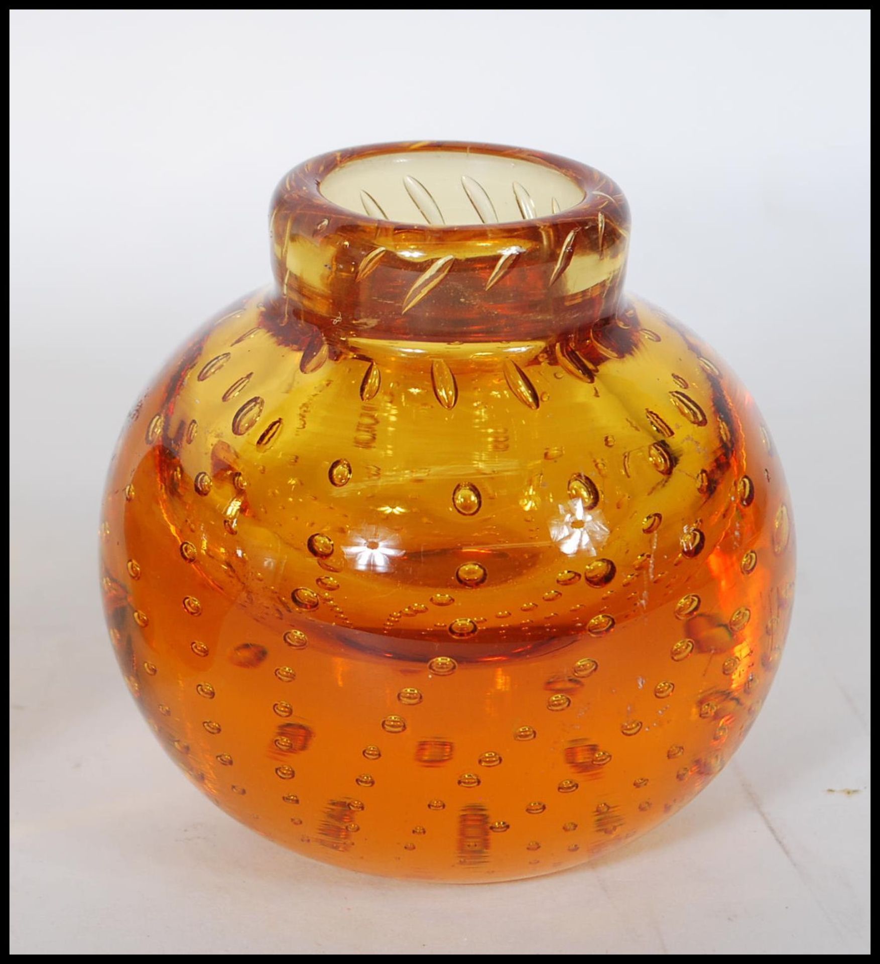 A selection of mid 20th Century vintage retro studio art amber glass to include a Geoffrey Baxter - Bild 7 aus 7