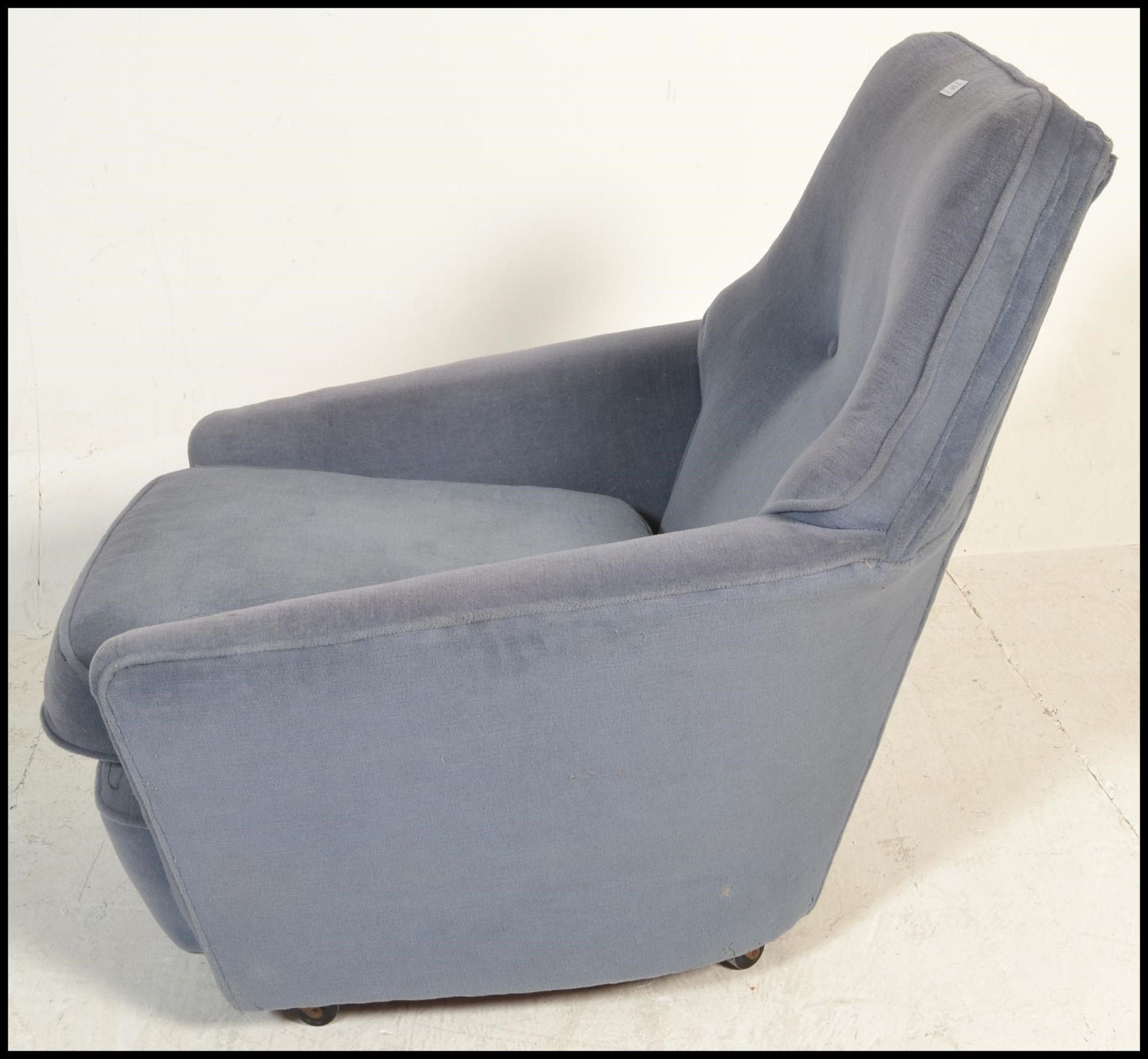 A vintage 20th Century Danish inspired arm lounge chair having blue upholstery with button back - Image 3 of 6