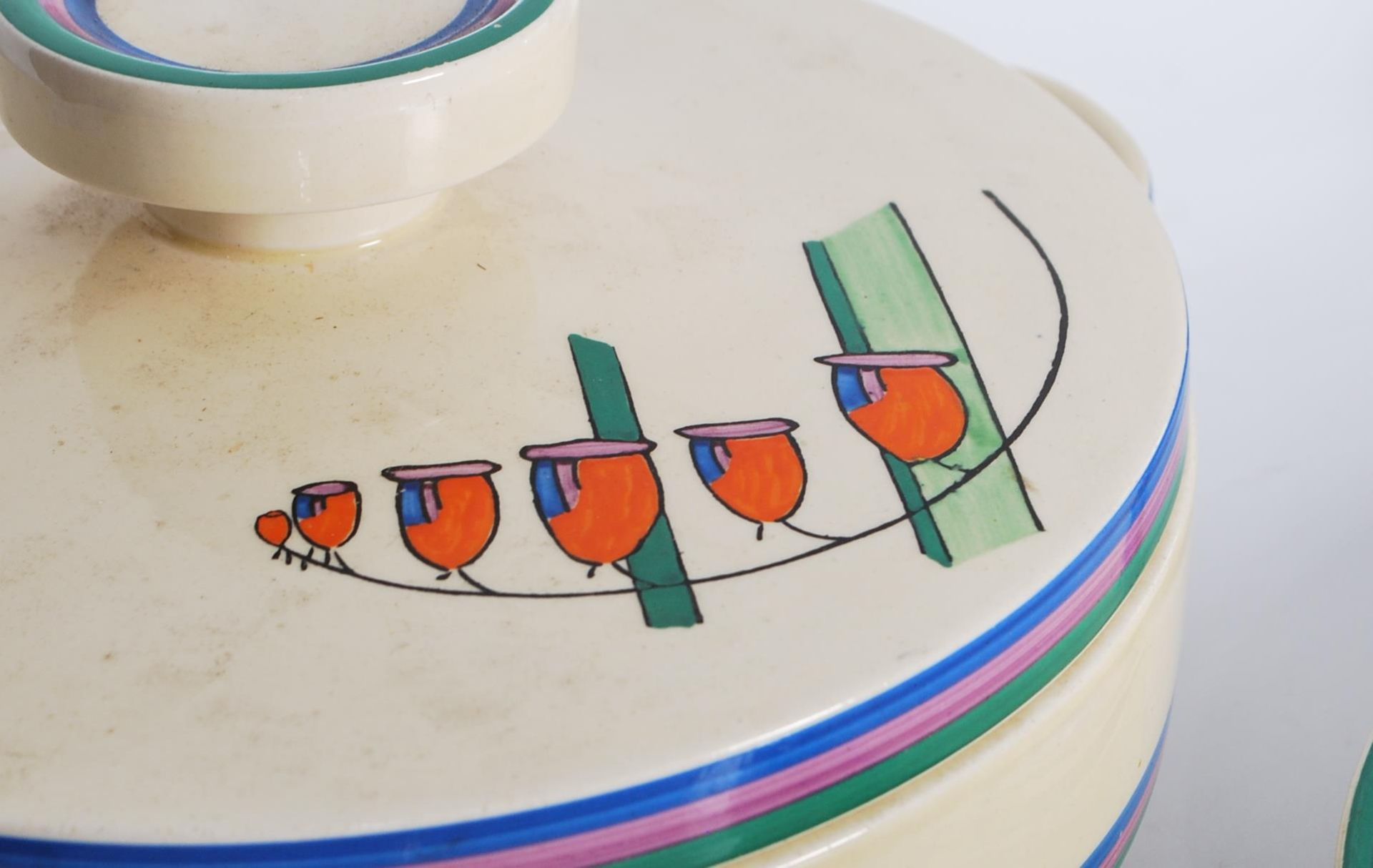 Clarice Cliff for Newport Pottery early 20th Century part dinner service in the Cafe Au Lait - Bild 3 aus 4