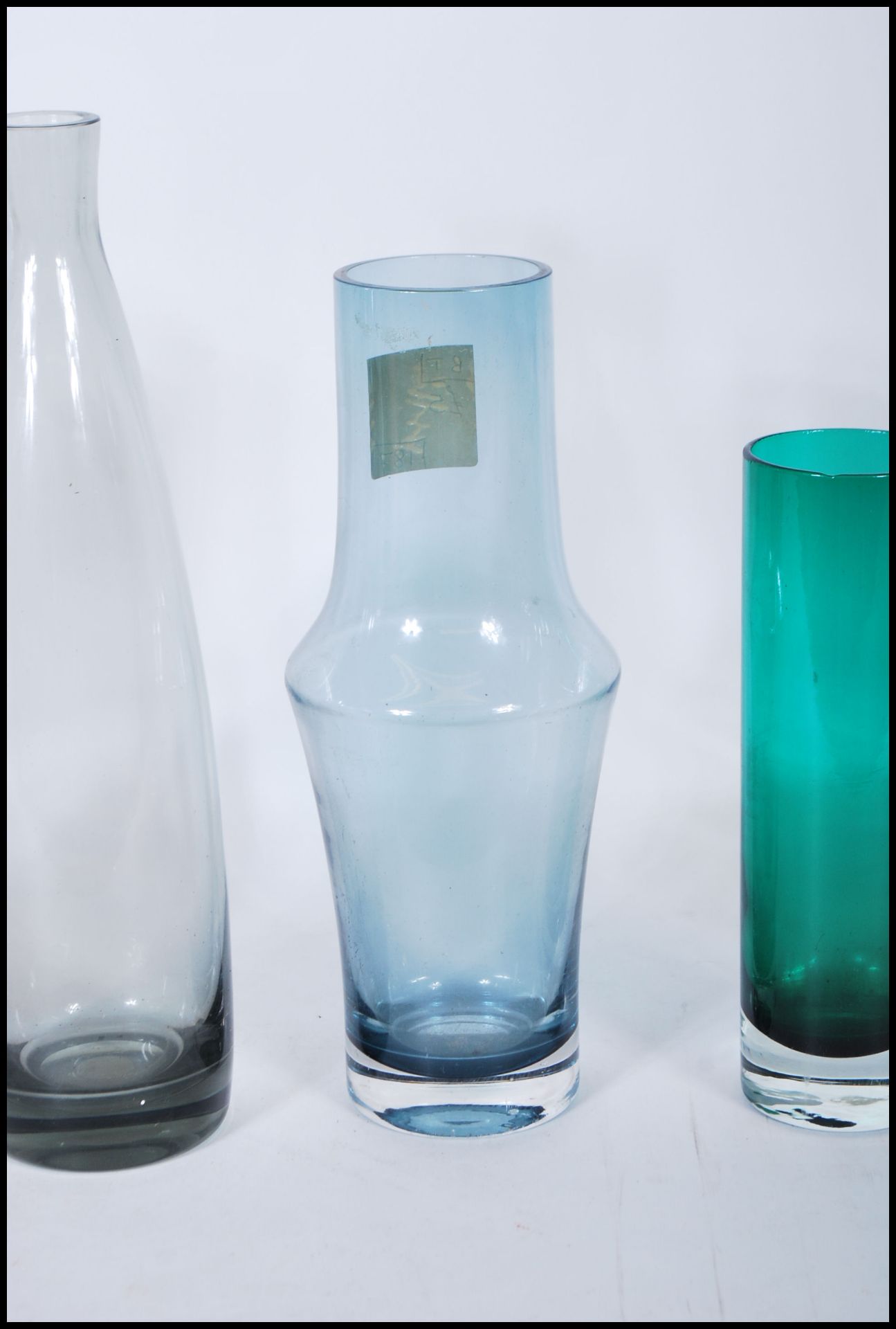 A selection of vintage retro 20th Century coloured studio glass vases of various forms to include - Bild 6 aus 10