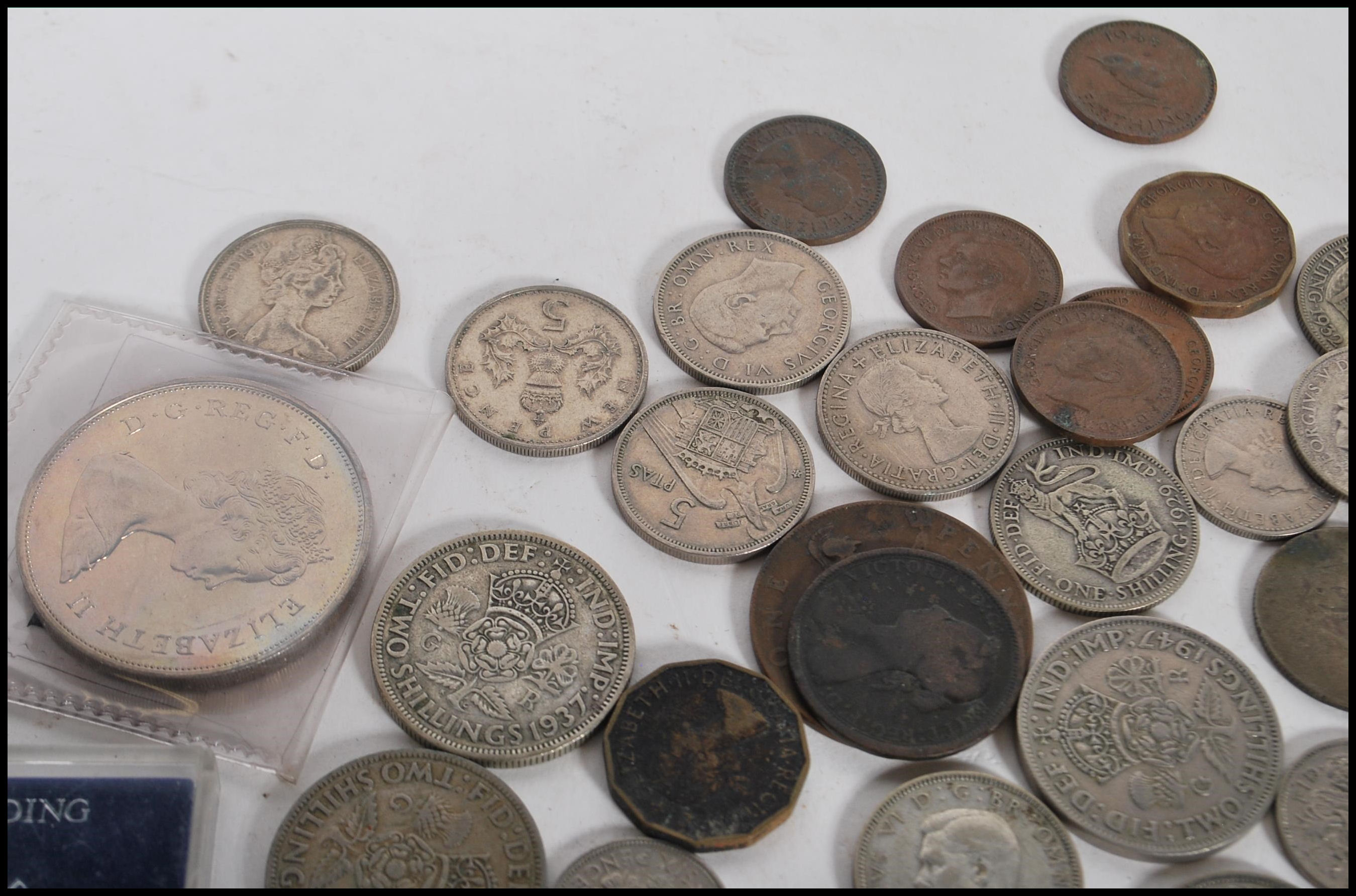 A small collection of pre 1947 and later coins dat - Image 5 of 6