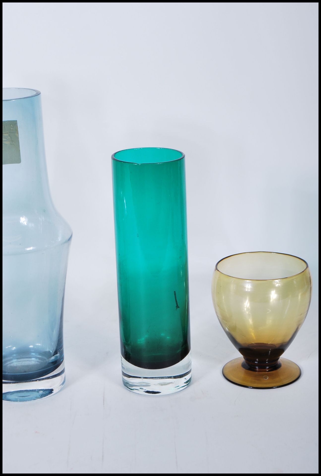 A selection of vintage retro 20th Century coloured studio glass vases of various forms to include - Bild 7 aus 10