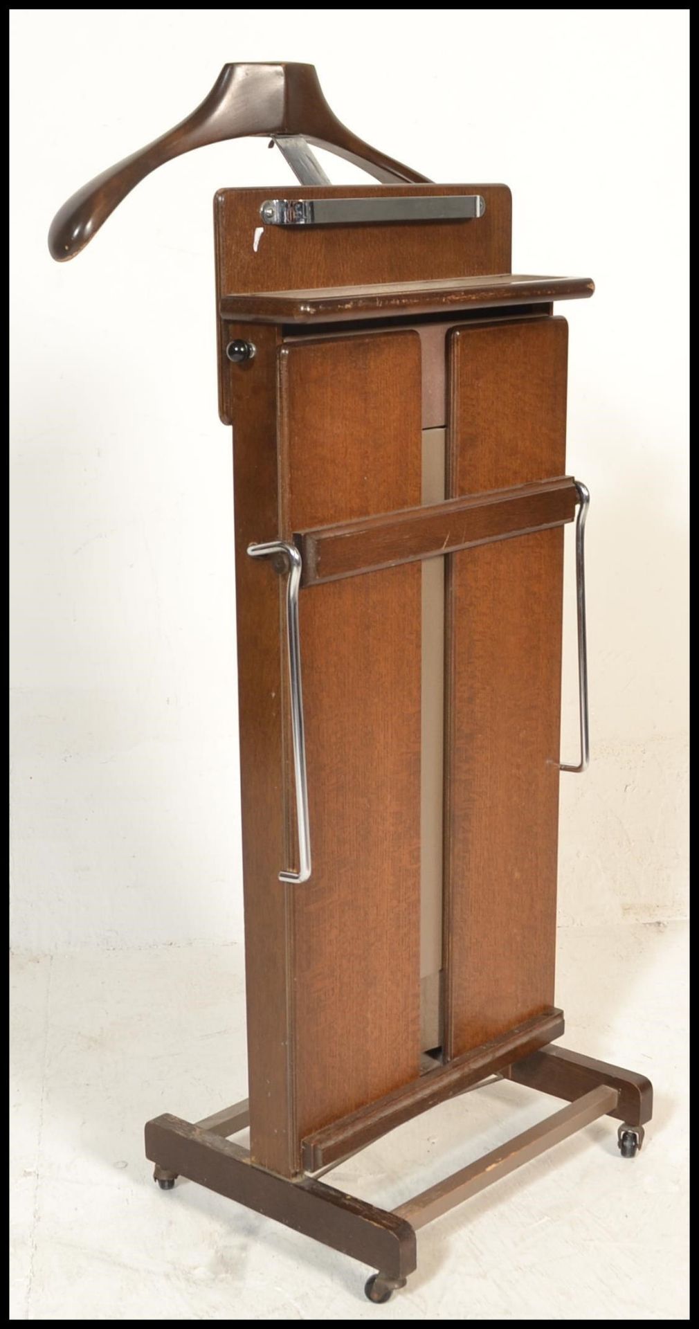 A vintage mid 20th Century Corby of Windsor trouser press valet stand constructed from wooden panels - Image 2 of 6