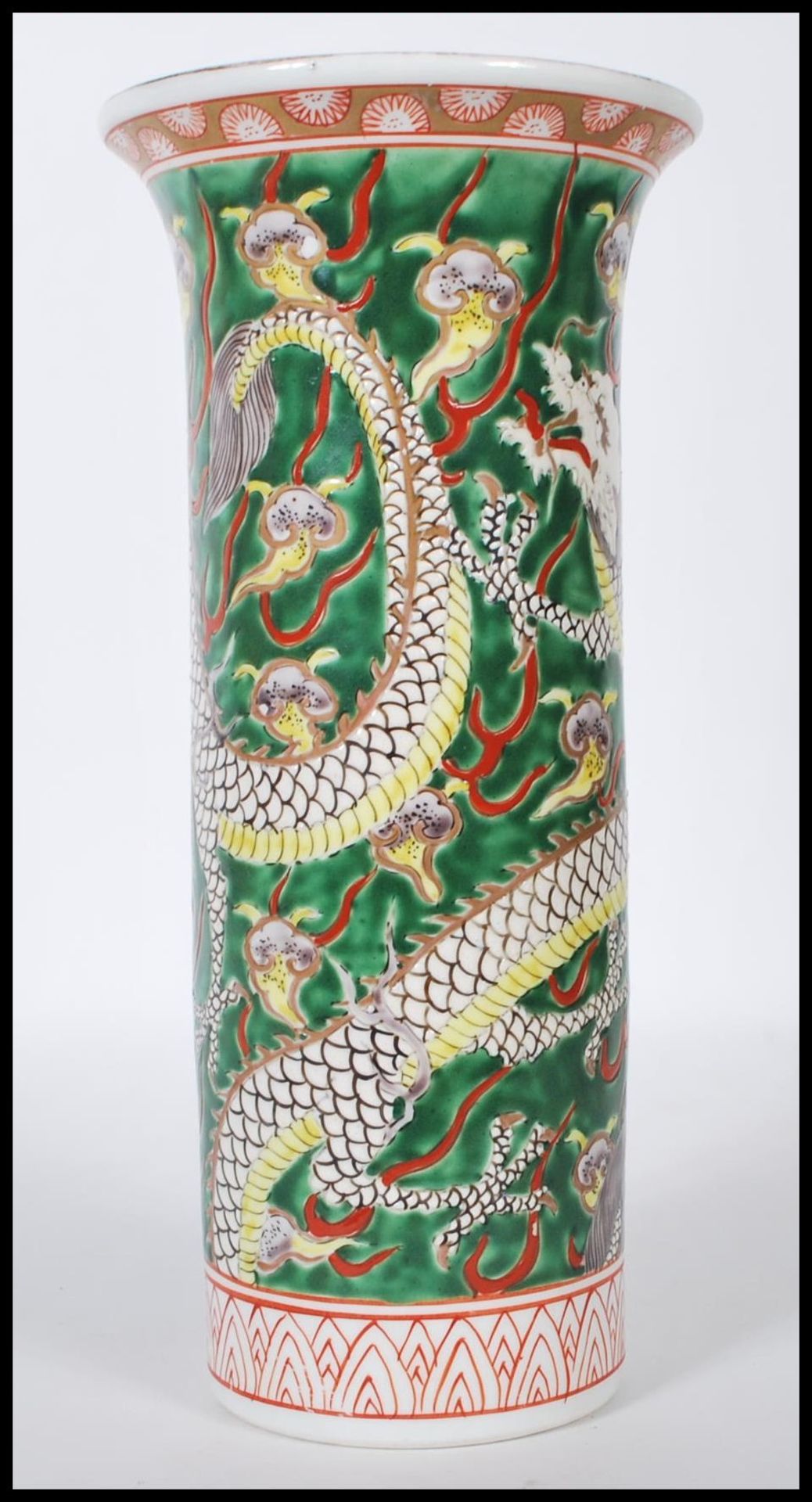 A 20th Century Chinese famille verte vase of flared cylindrical form having hand enamelled dragon - Bild 3 aus 6