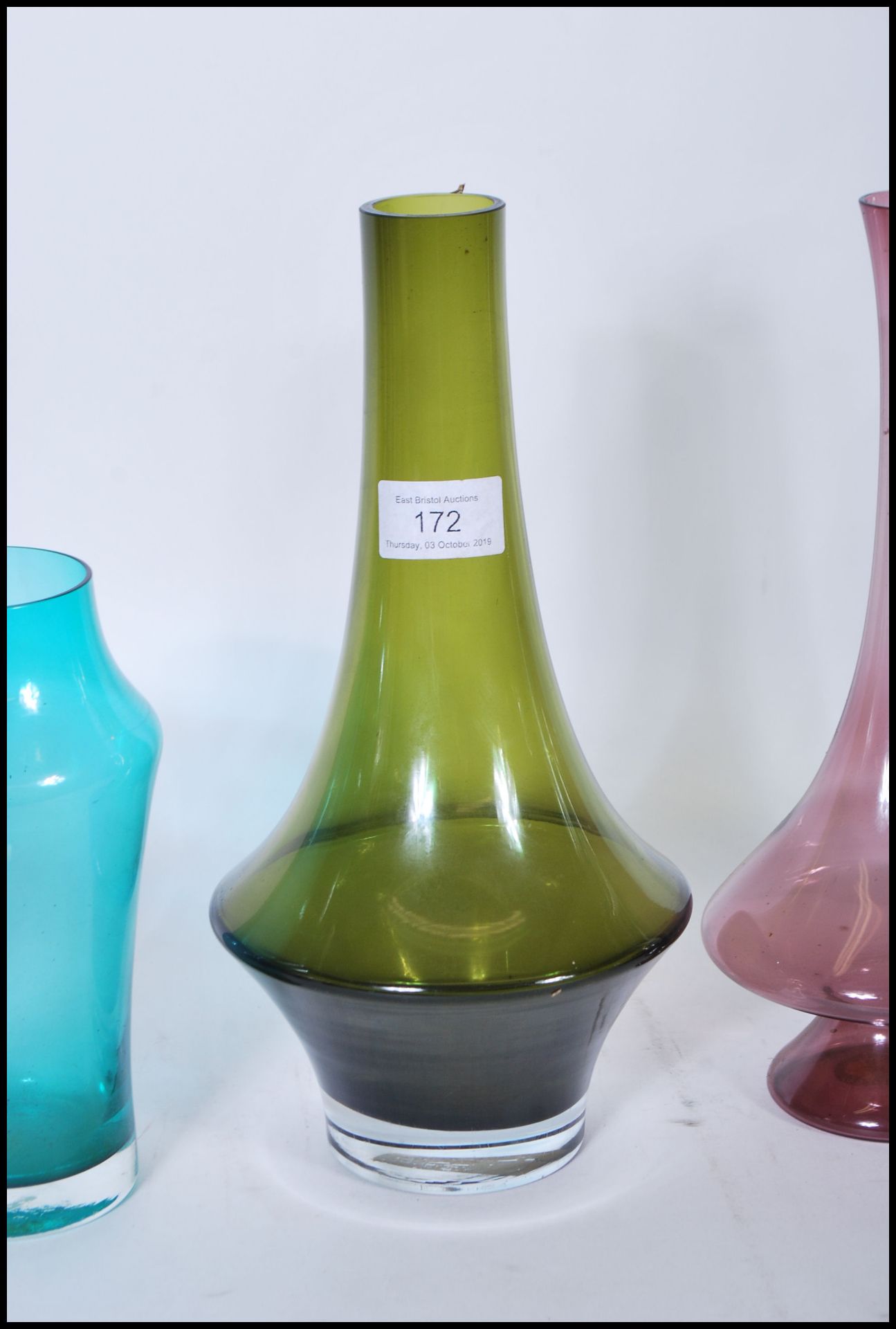 A selection of vintage retro 20th Century coloured studio glass vases of various forms to include - Bild 3 aus 10