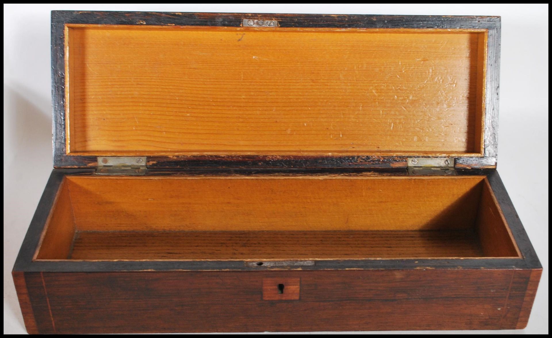 A collection of vintage 20th Century wooden boxes to include a contrasting wood jewellery box having - Bild 10 aus 11