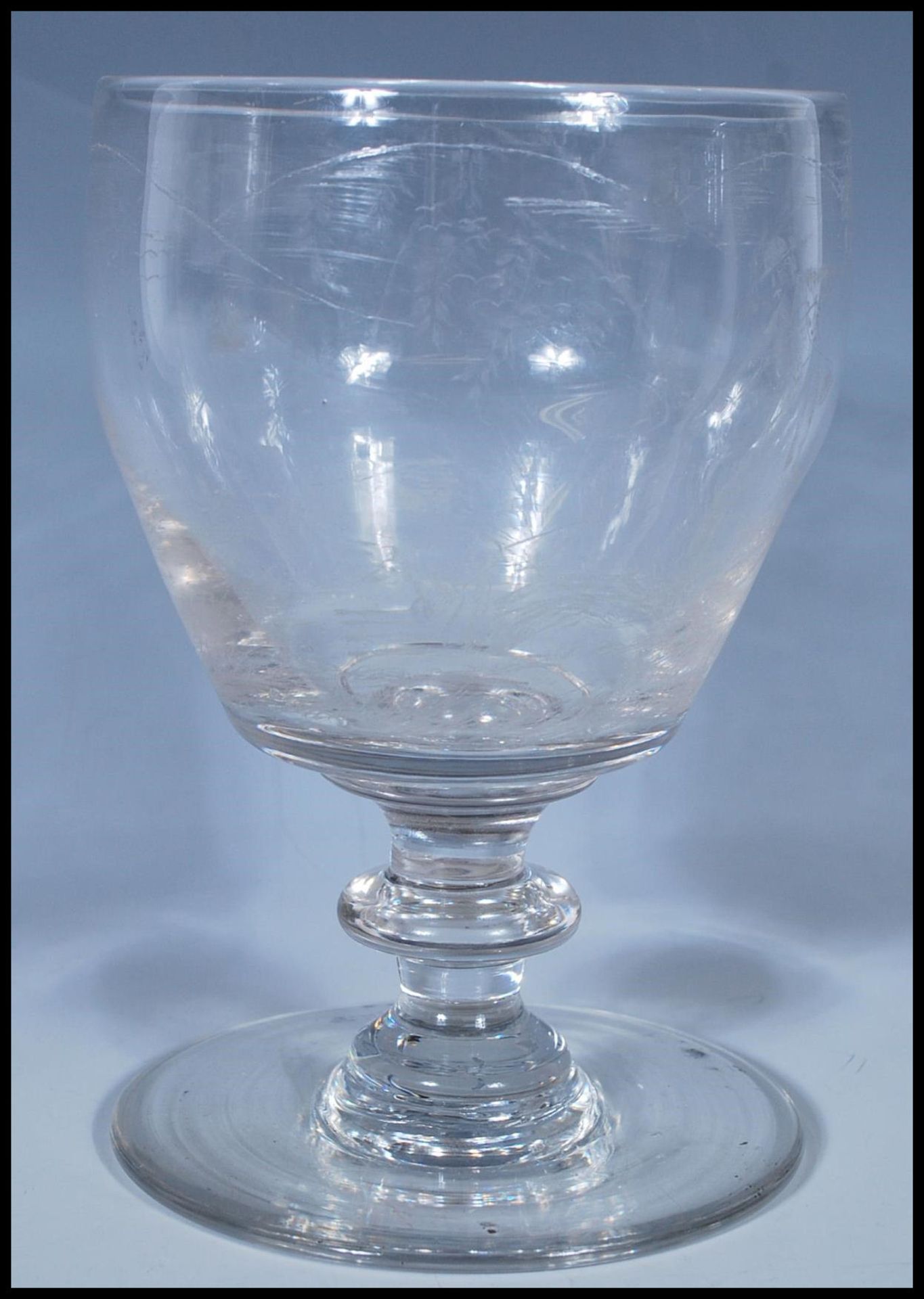 Hunting interest- An 18th/ early 19th Century Georgian glass goblet having finely engraved hunting - Bild 4 aus 7