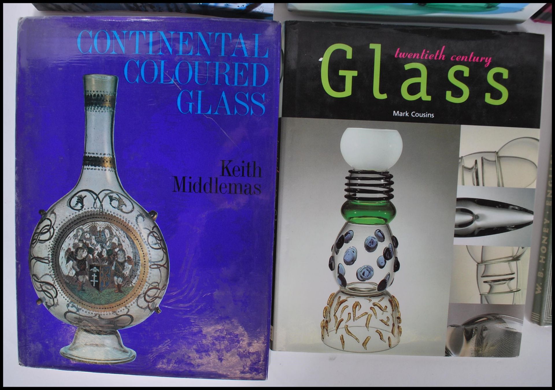 A selection of 20th Century retro glass collectors reference books to include 'English Glass' W. - Bild 4 aus 6
