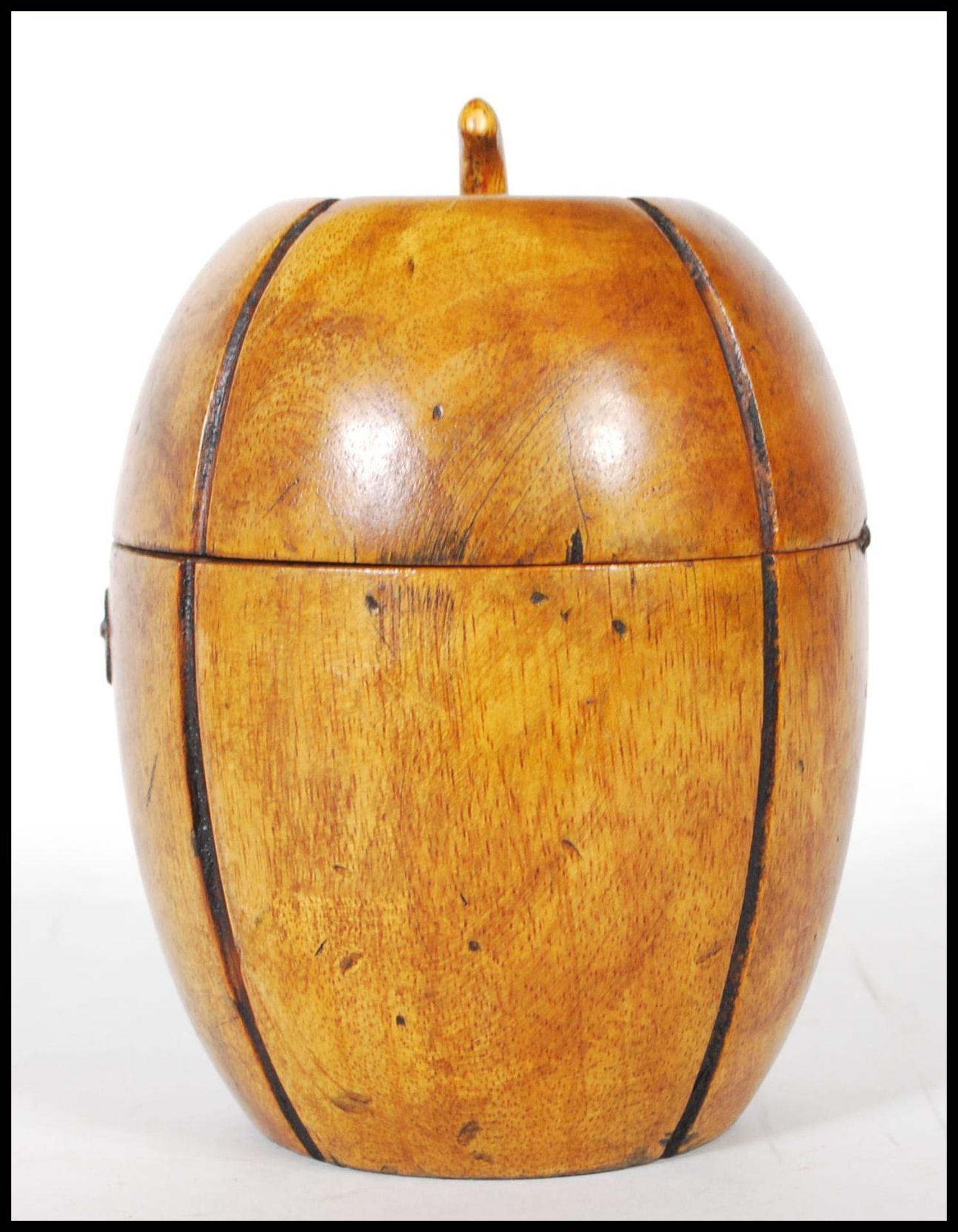 An 18th Century Georgian style fruitwood tea caddy in the form of a melon with lock and key to - Bild 4 aus 7