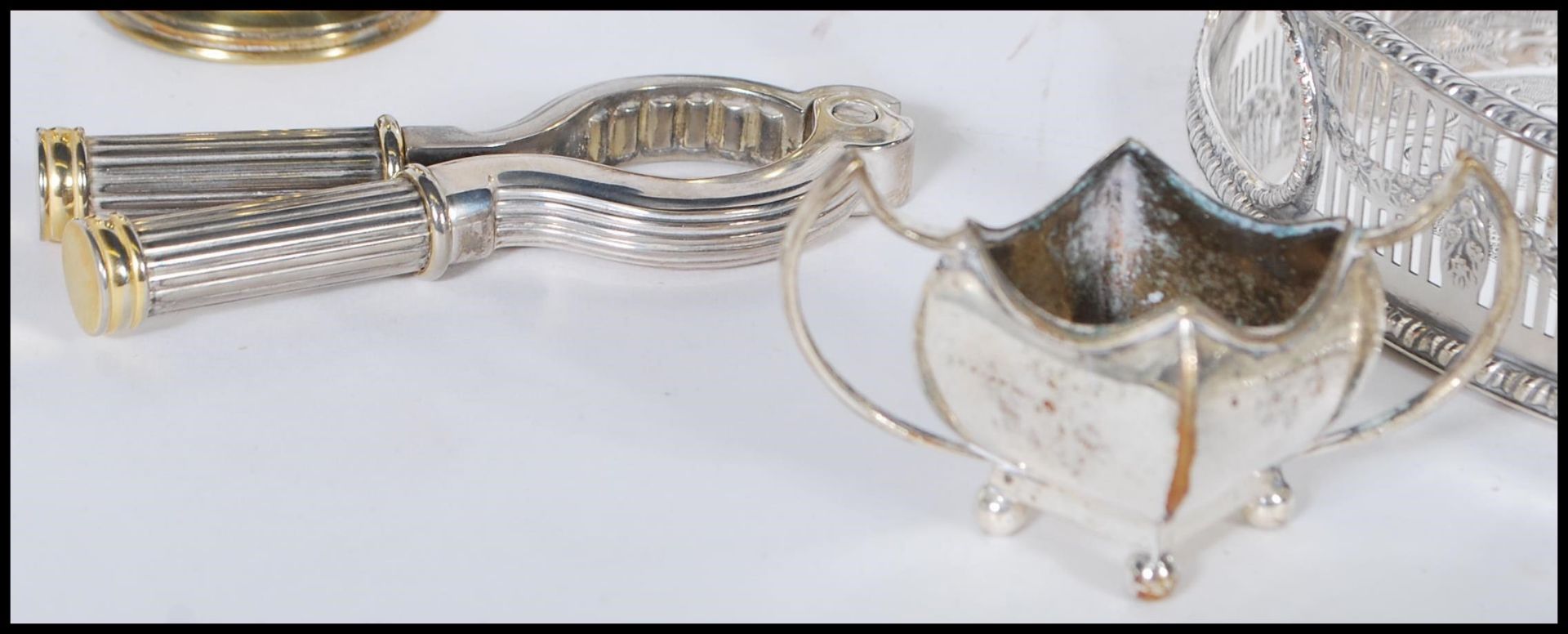 A collection of silver plated items to include 2 silver plated trophies, silver plated Viners - Bild 3 aus 8