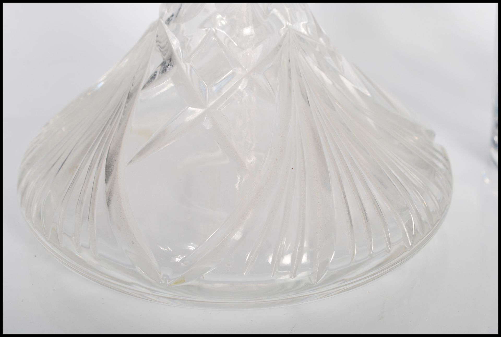 A group of three 20th Century cut glass decanters. One of typical tapering form made by Waterford ' - Bild 2 aus 5