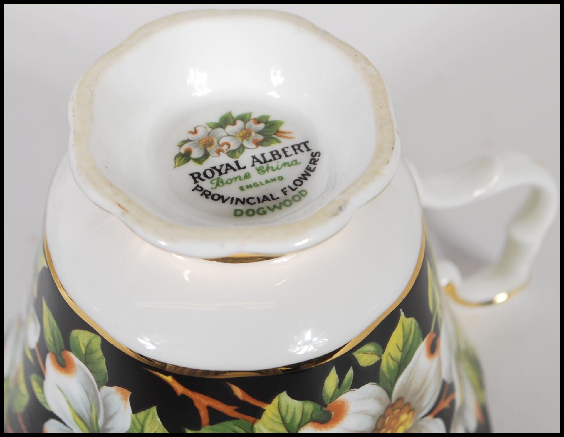 A Royal Albert part tea service in the provincial flowers patterns being stamped to the underside. - Bild 13 aus 13