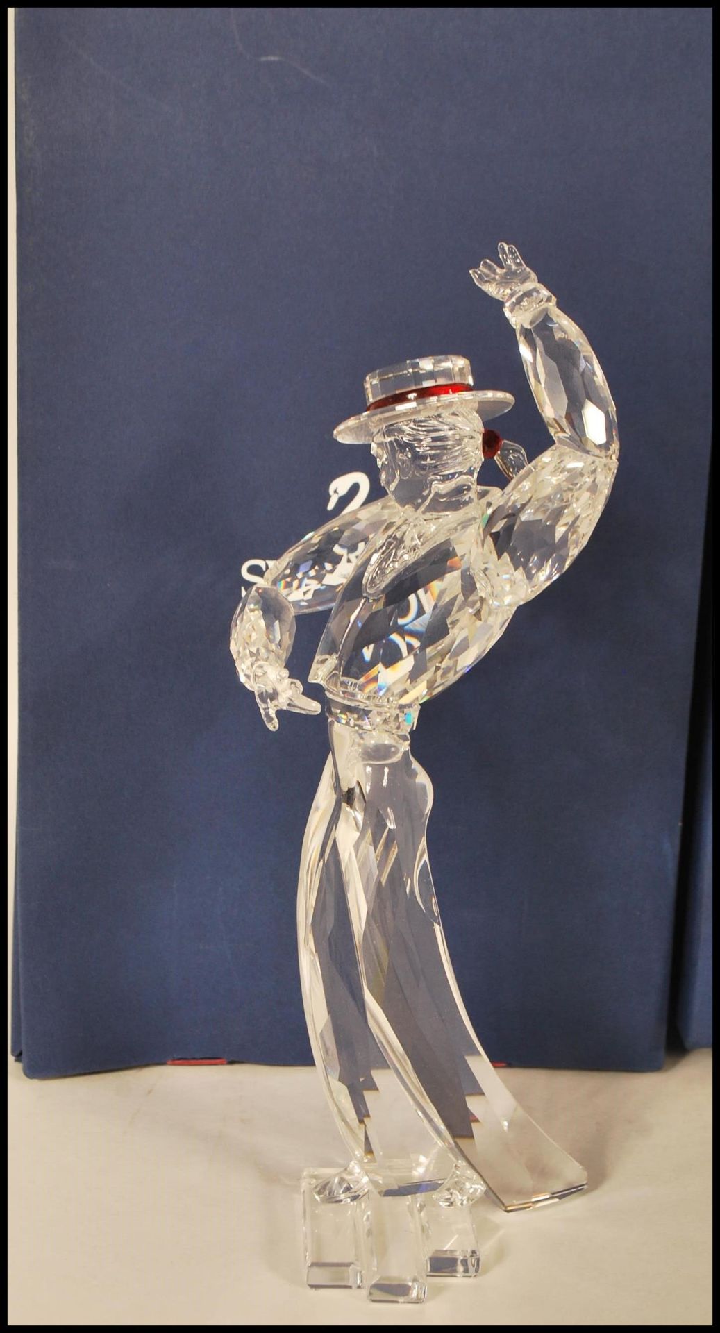 A large Swarovski cut glass crystal figurine in the form of a flamenco dancer with his arms posed, - Bild 5 aus 8