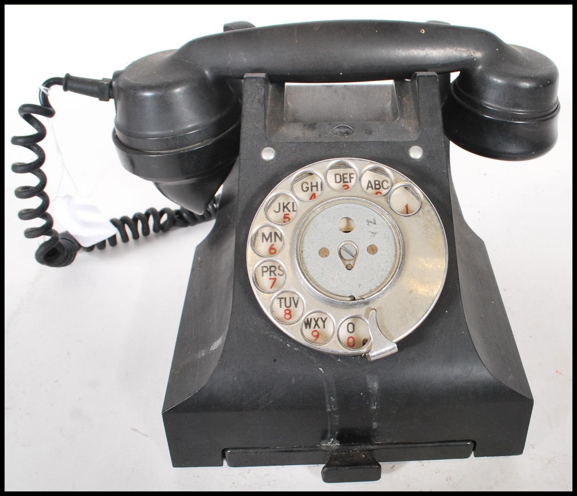 A vintage  20th century G.P.O. Bakelite Telephone, a 330L model marked FWR 60/2 with drawer to - Bild 3 aus 9