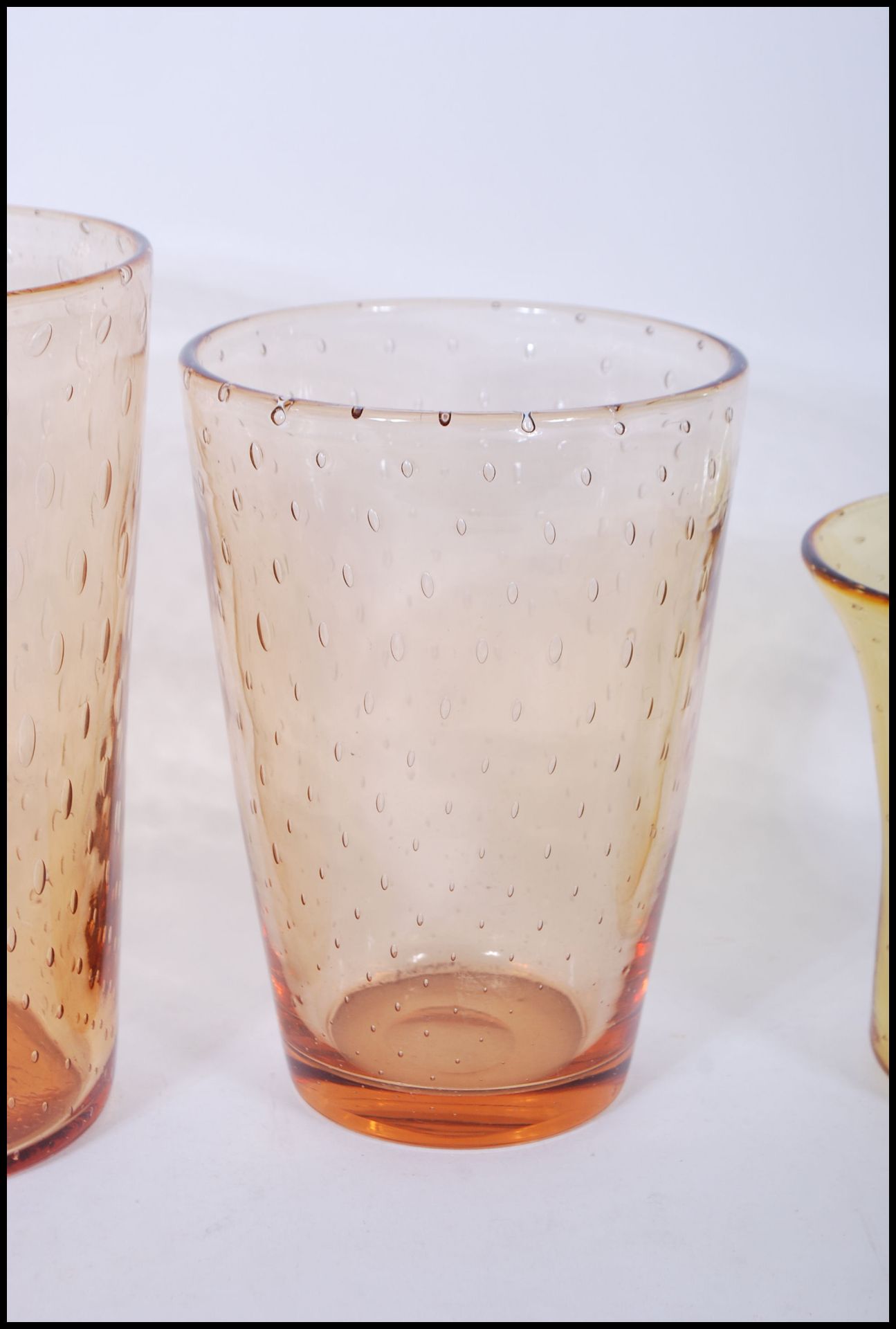 A group of early / mid 20th Century retro control bubble amber glass vases to include two tapering - Bild 5 aus 6