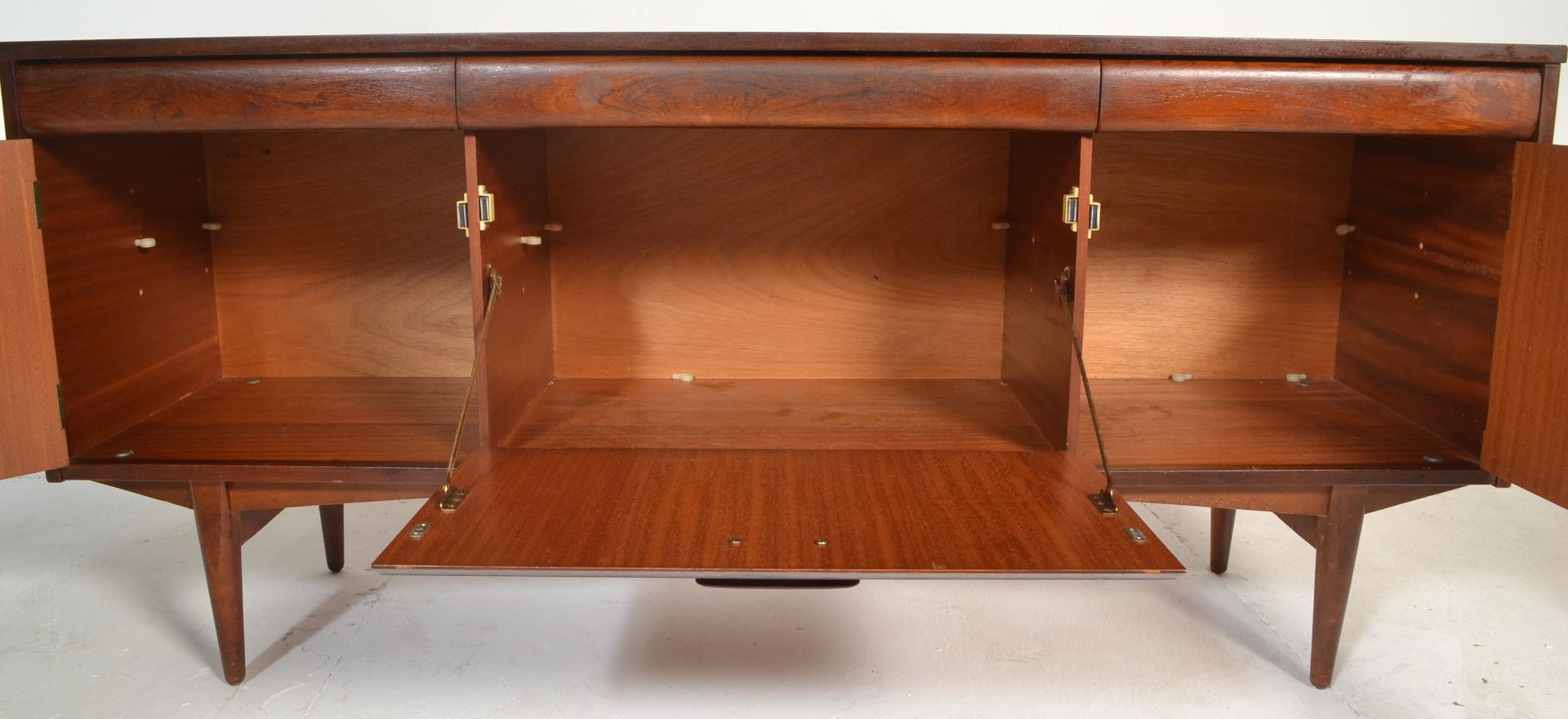 ELLIOTS OF NEWBURY 1970'S TEAK SIDEBOARD CREDENZA - Bild 7 aus 7