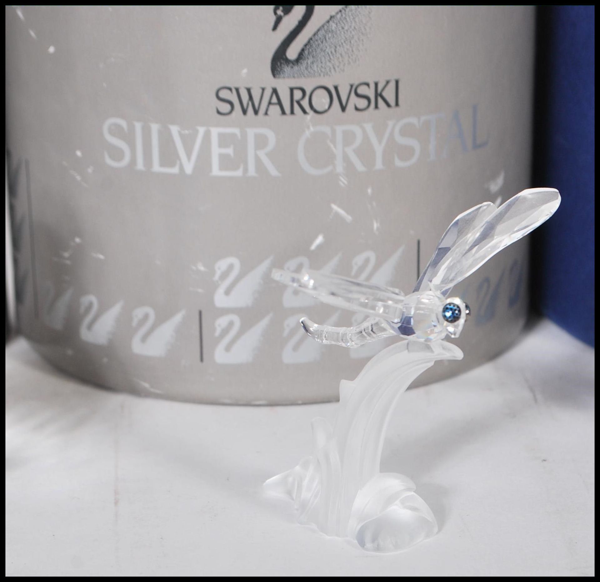 A collection of Swarovski crystal gut glass animal figurines to include a cobra, dragonfly, swan, - Bild 3 aus 7