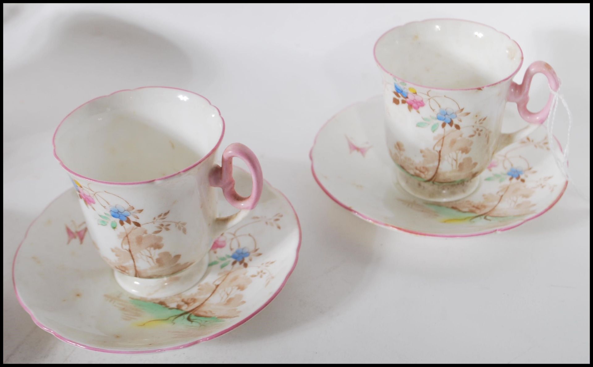An early 20th Century Shelley coffee service having pink and blue floral sprays with butterflies and - Bild 9 aus 11