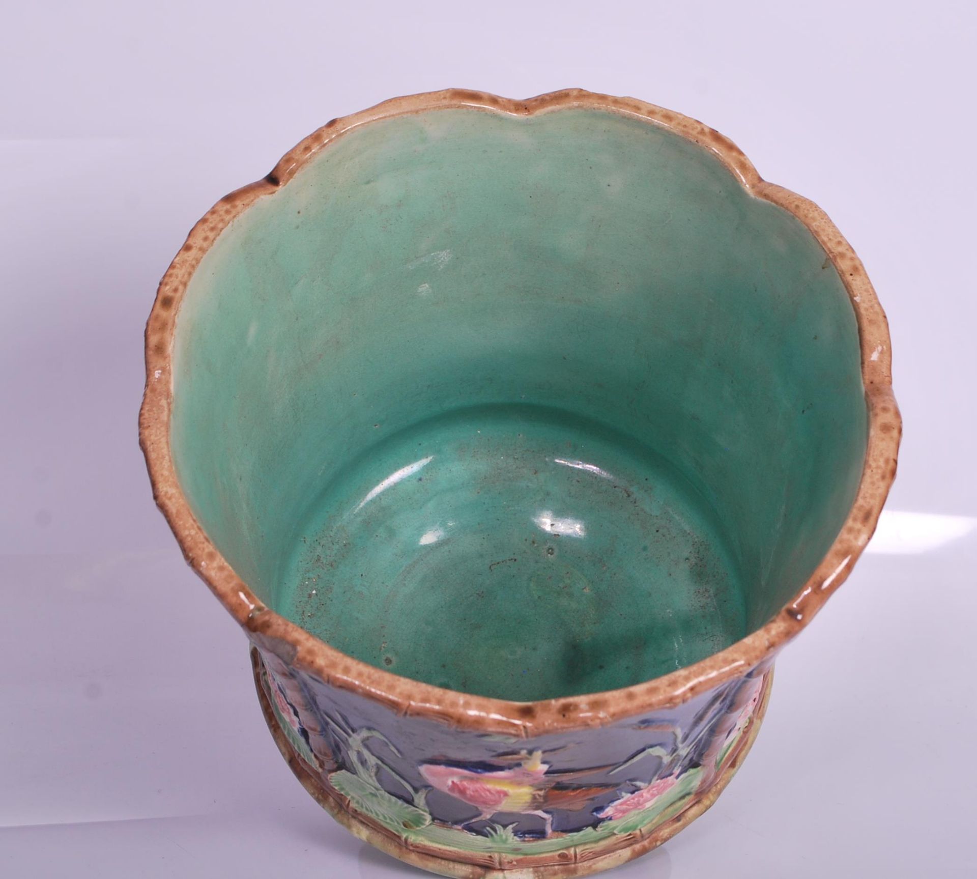 A 19th Century Majolica planter in the manner of George Jones, bamboo effect rim decorated with - Bild 4 aus 5