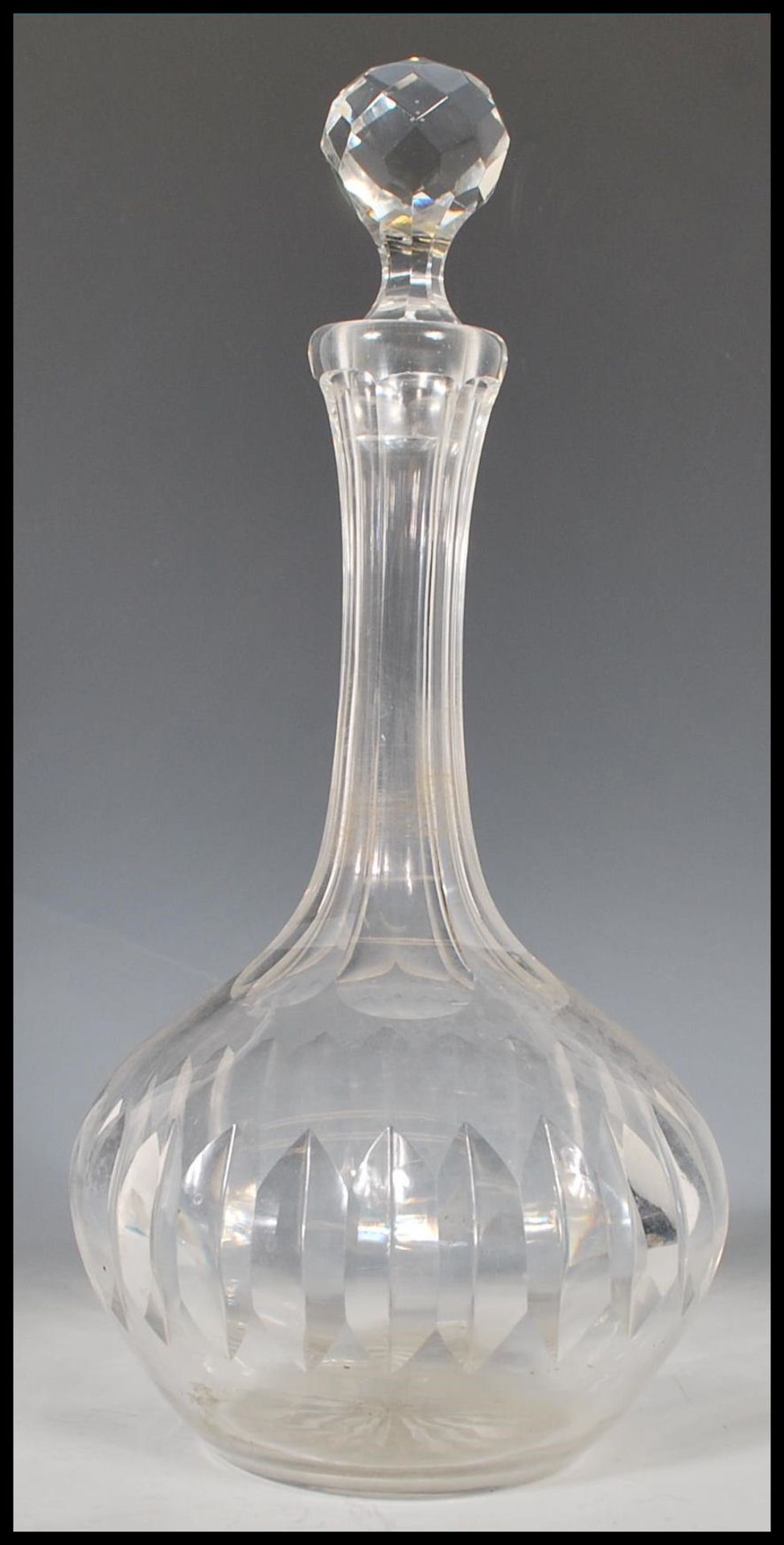 A selection of 20th Century cut glass crystal decanters of various forms all having they're original - Bild 12 aus 15