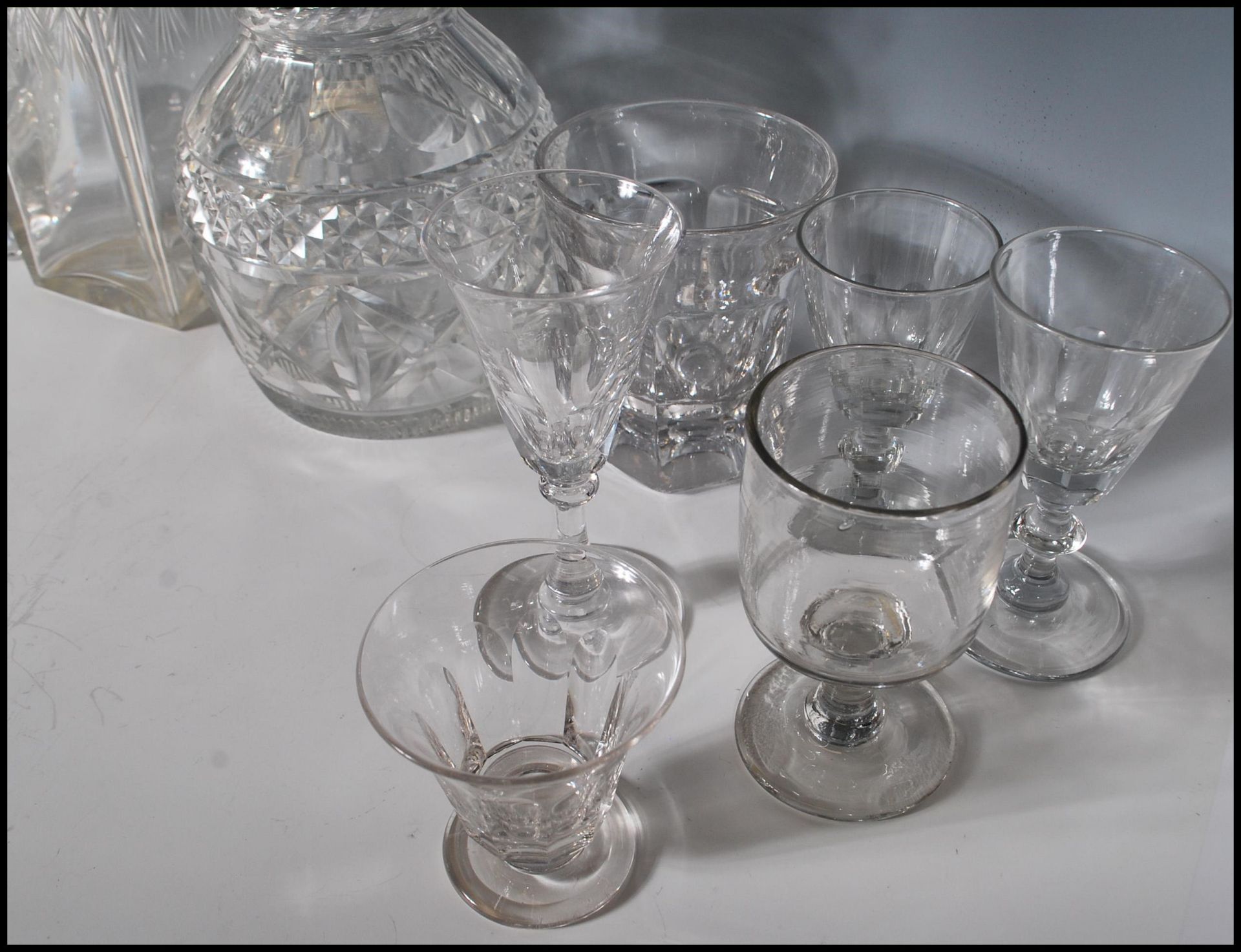 A collection of glasses and decanters dating from the 19th Century Victorian era to include - Bild 5 aus 7