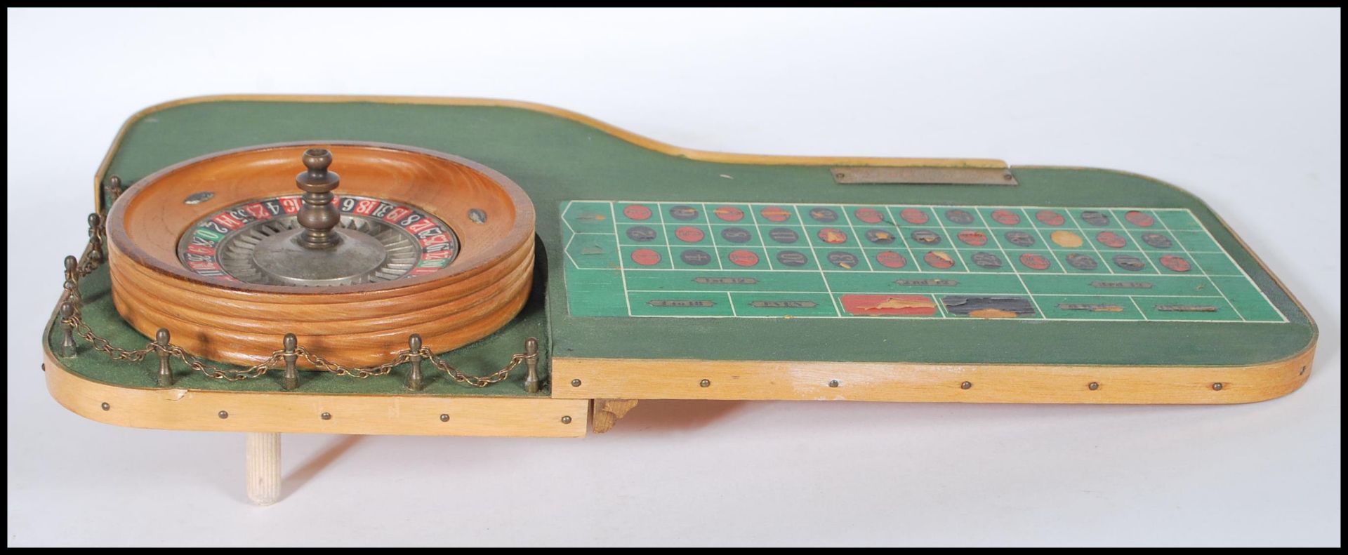 A vintage 1960's casino miniature roulette table h - Bild 2 aus 6