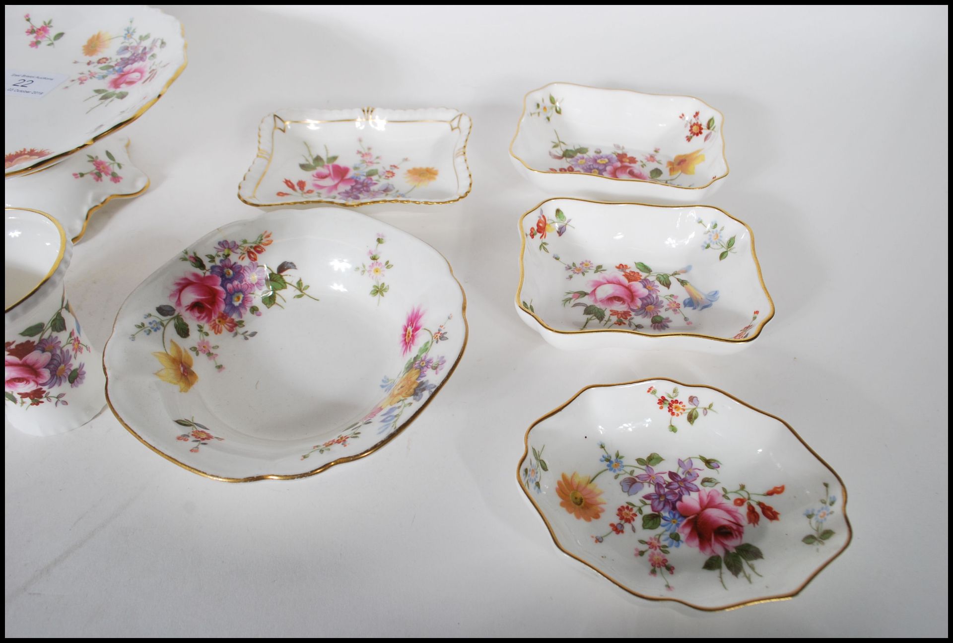 A collection of fourteen pieces of bone china by Royal Crown Derby, all decorated with fauna and - Bild 7 aus 8