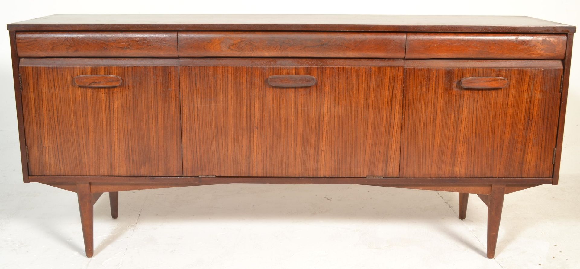 ELLIOTS OF NEWBURY 1970'S TEAK SIDEBOARD CREDENZA - Bild 5 aus 7