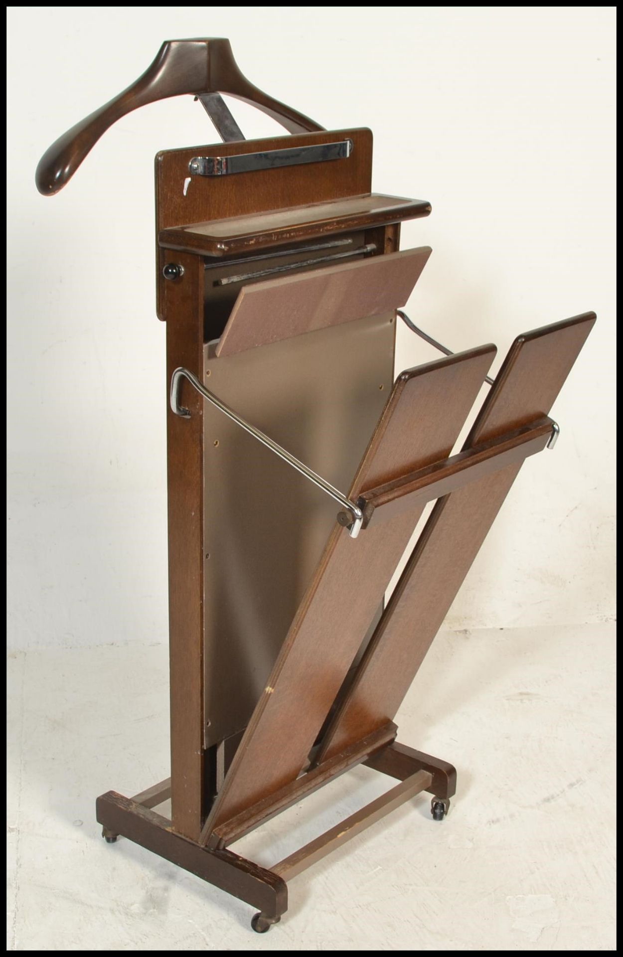 A vintage mid 20th Century Corby of Windsor trouser press valet stand constructed from wooden panels - Image 3 of 6