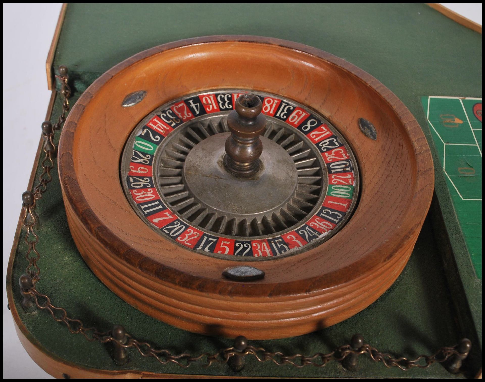 A vintage 1960's casino miniature roulette table h - Bild 3 aus 6