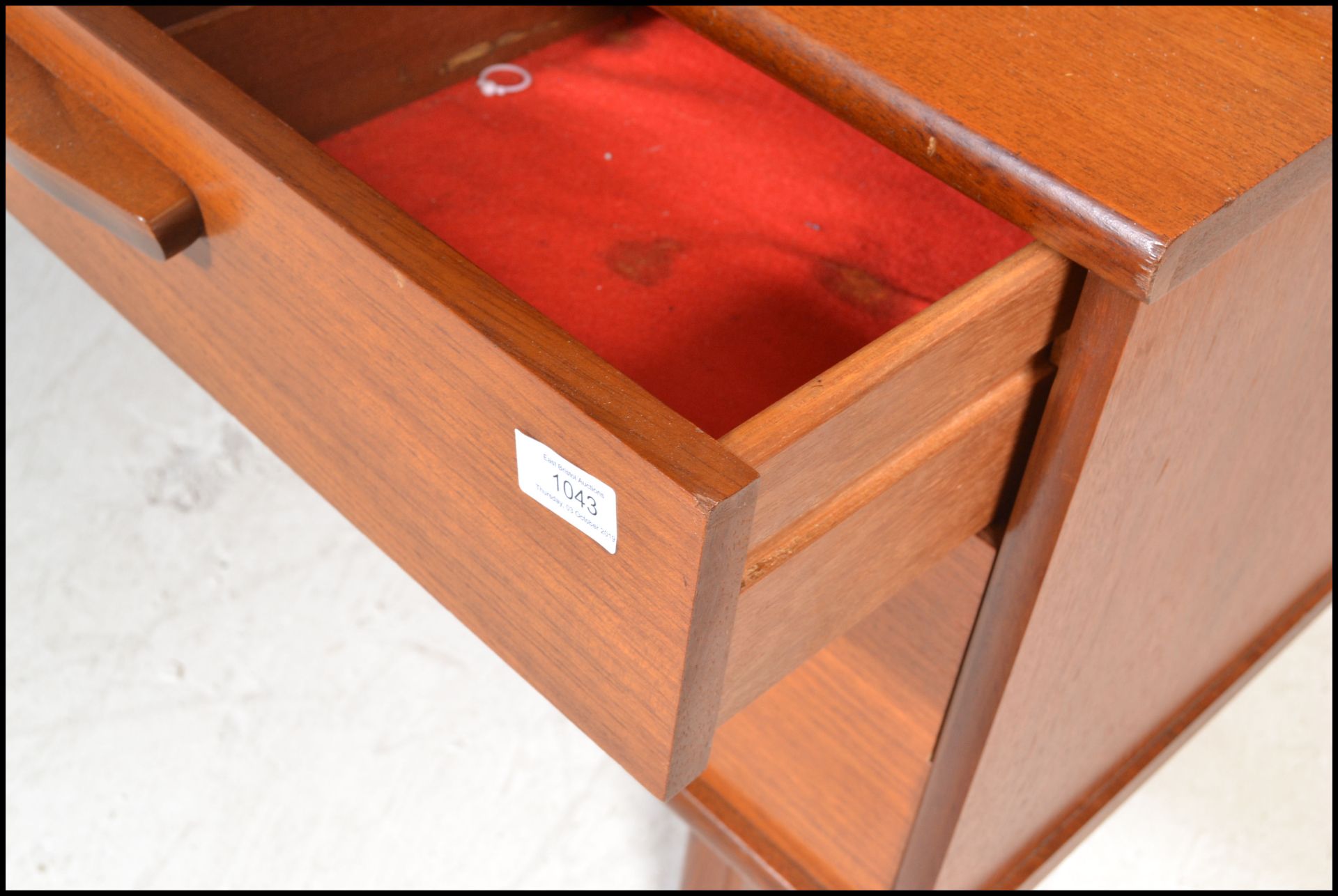 A retro 20th Century teak wood highboard sideboard credenza, being raised on square supports - Bild 4 aus 6