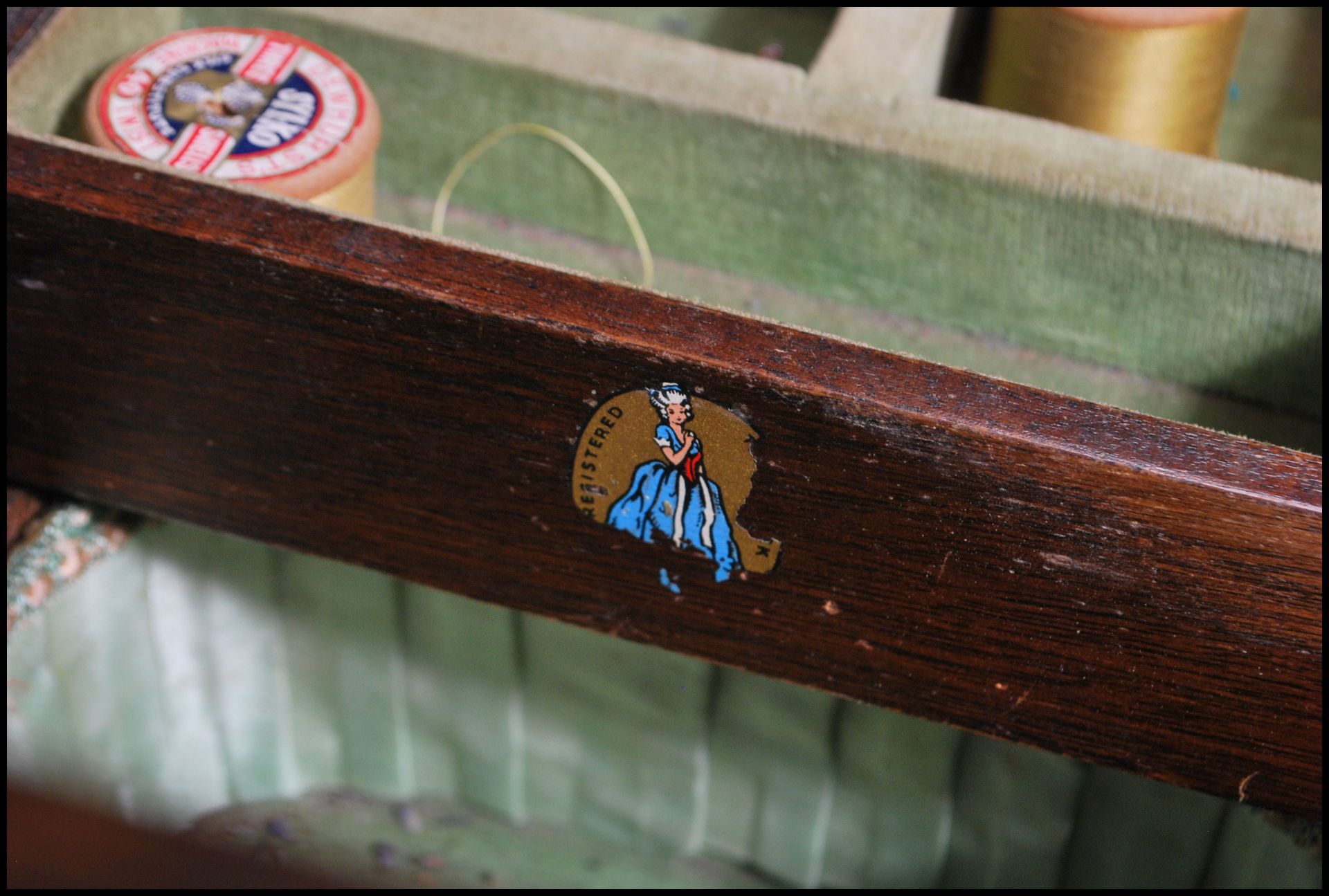 A vintage retro 20th Century teak wood multi sectional cantilever work box / sewing box, metamorphic - Image 6 of 6