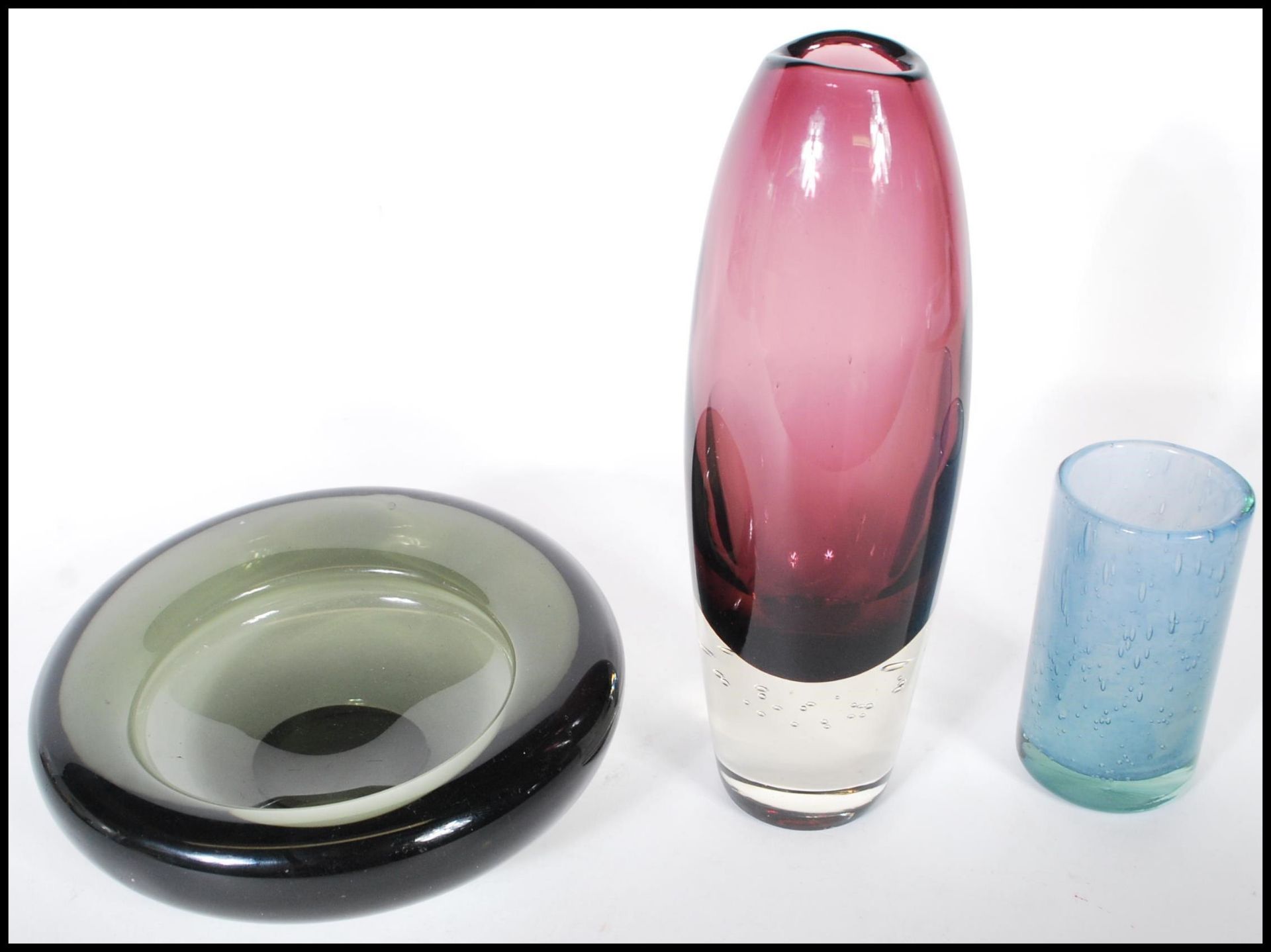 Scandinavian  glass - A group of three pieces of 1960's / 70's retro vintage studio glass to include - Bild 2 aus 11