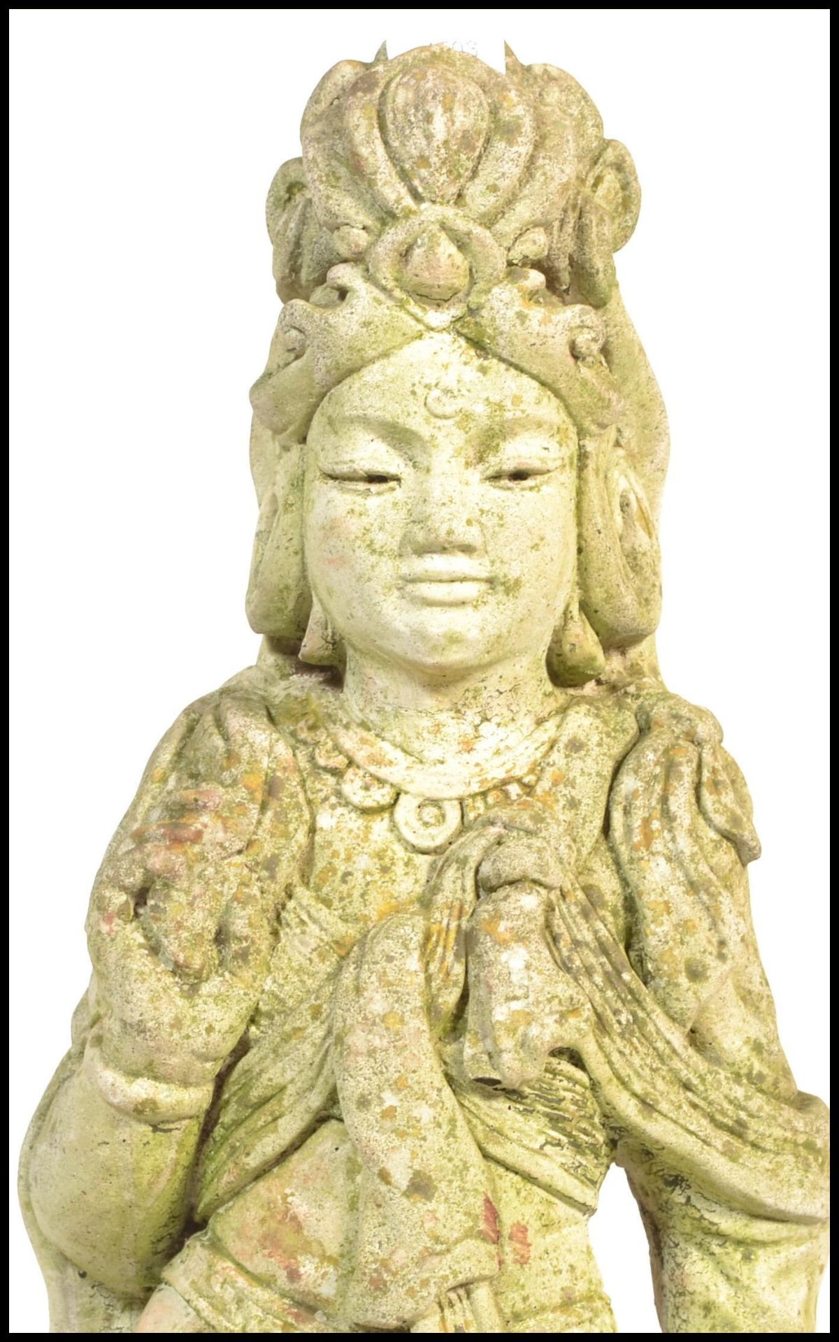 A 20th century Oriental South East Asian reconstituted stone garden statue ornament in the form of a - Bild 4 aus 6