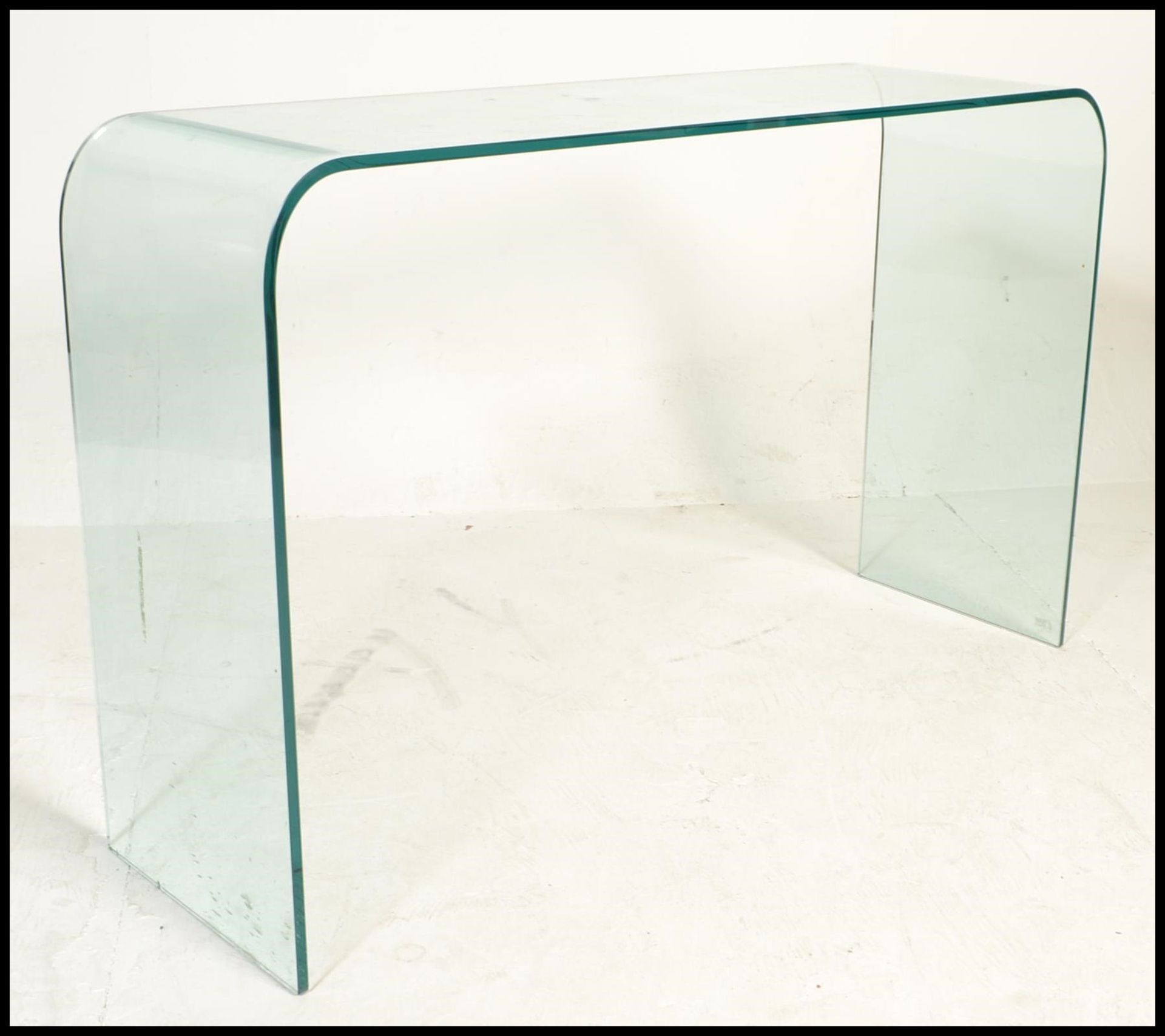 A 20th Century designer contemporary design arched glass console hall table of simple form. - Bild 3 aus 7