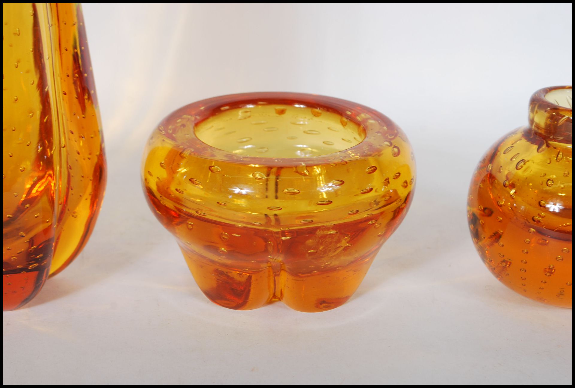 A selection of mid 20th Century vintage retro studio art amber glass to include a Geoffrey Baxter - Bild 6 aus 7