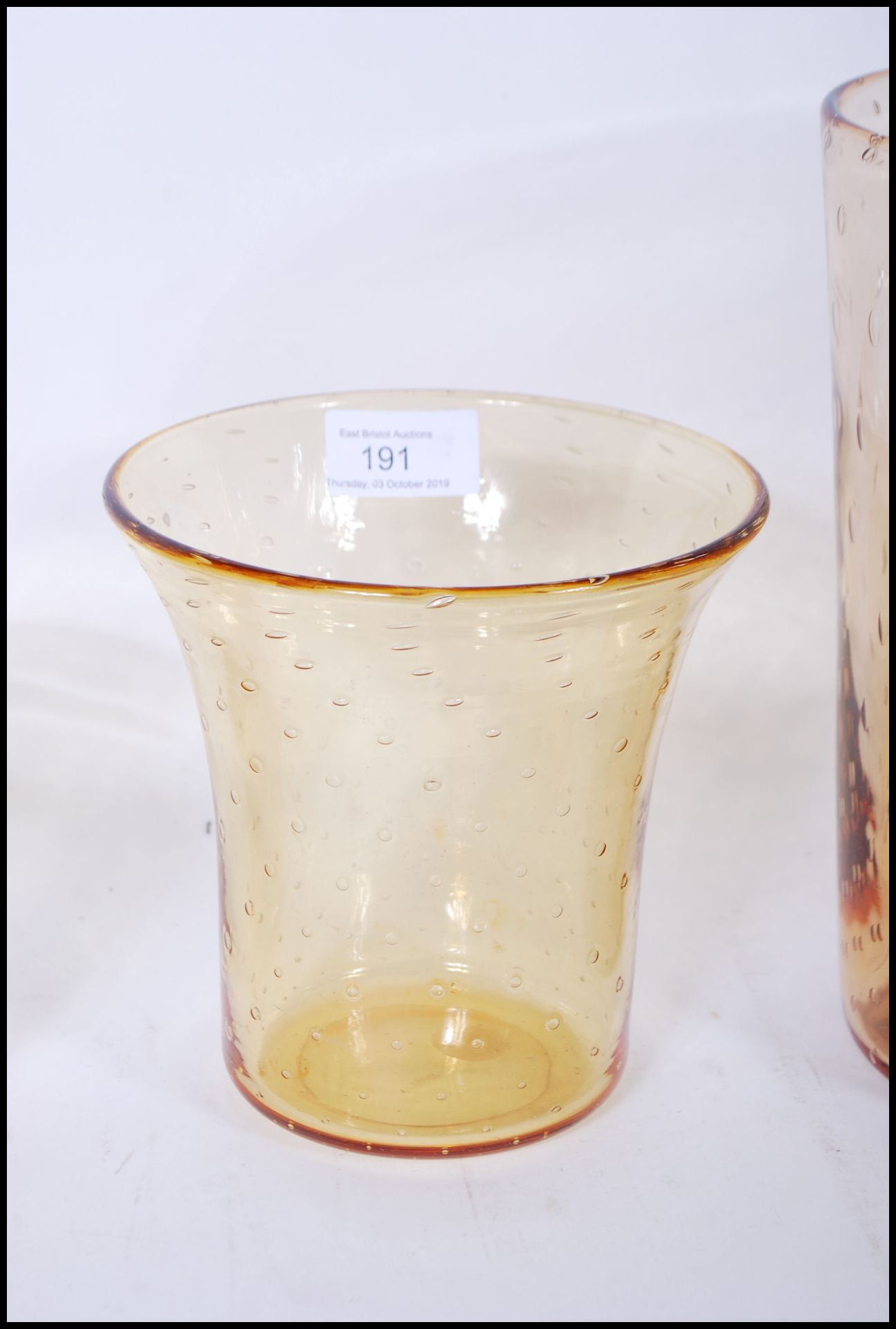 A group of early / mid 20th Century retro control bubble amber glass vases to include two tapering - Bild 3 aus 6