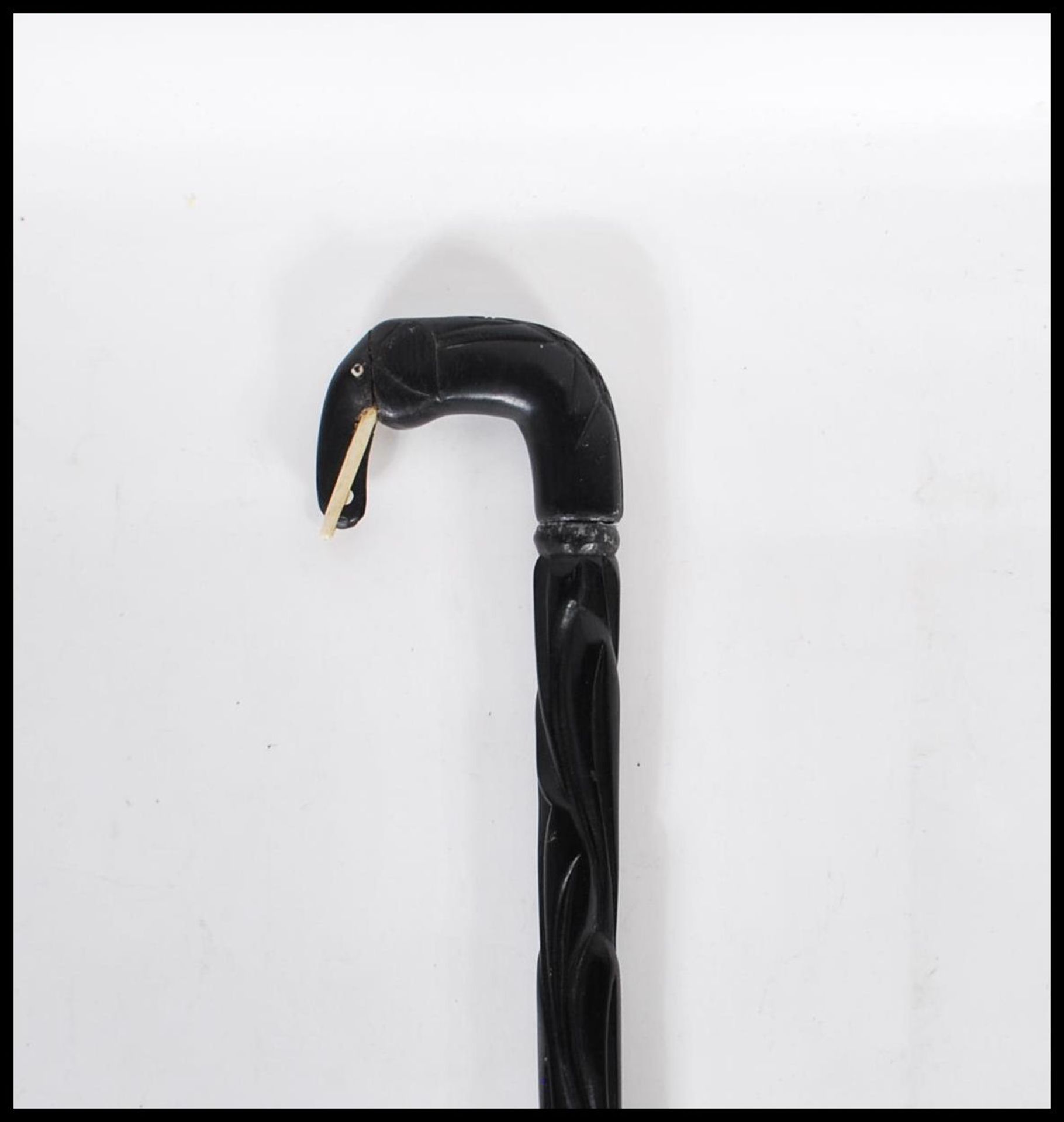 A vintage 20th Century ebony walking stick cane. T - Bild 2 aus 6