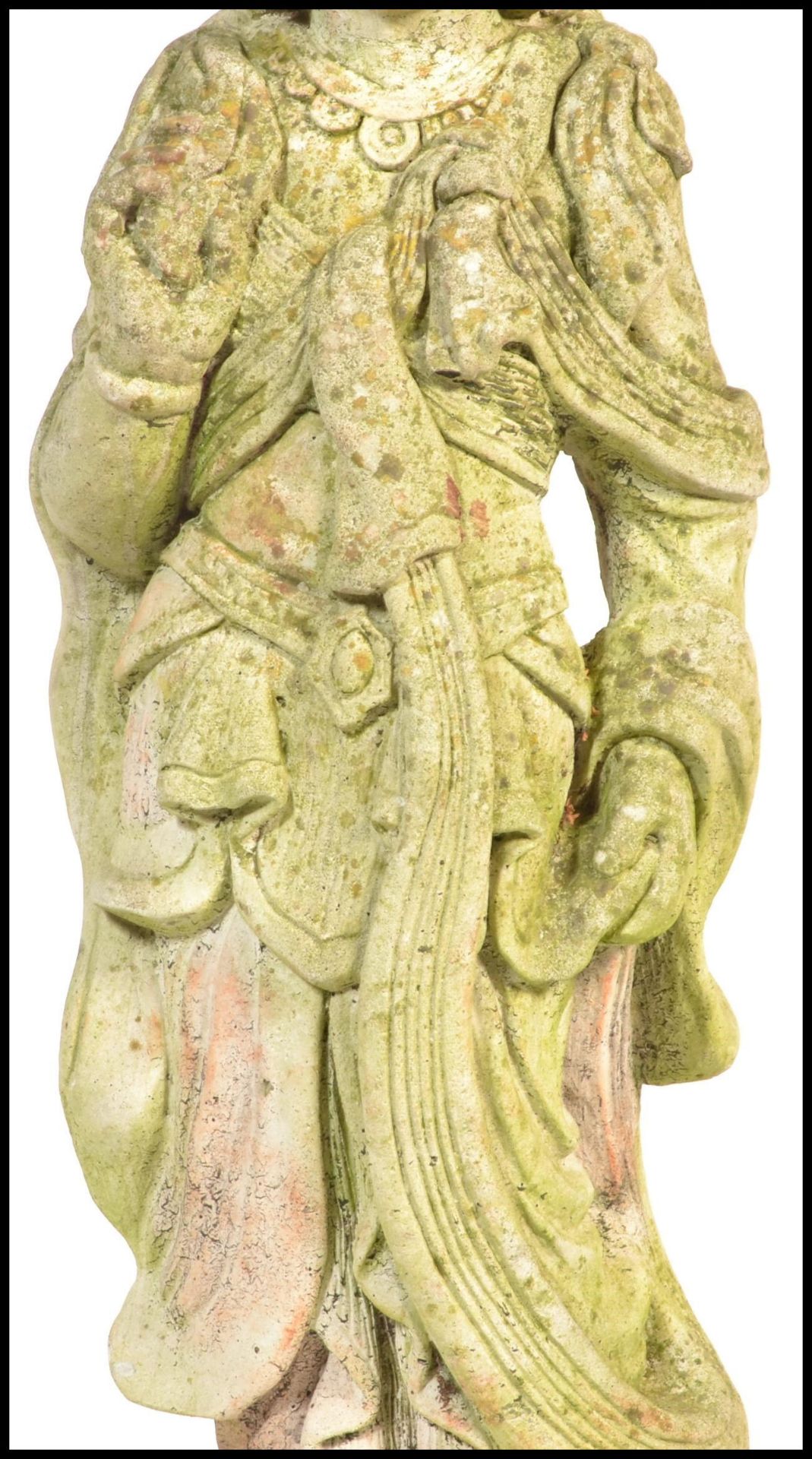 A 20th century Oriental South East Asian reconstituted stone garden statue ornament in the form of a - Bild 3 aus 6