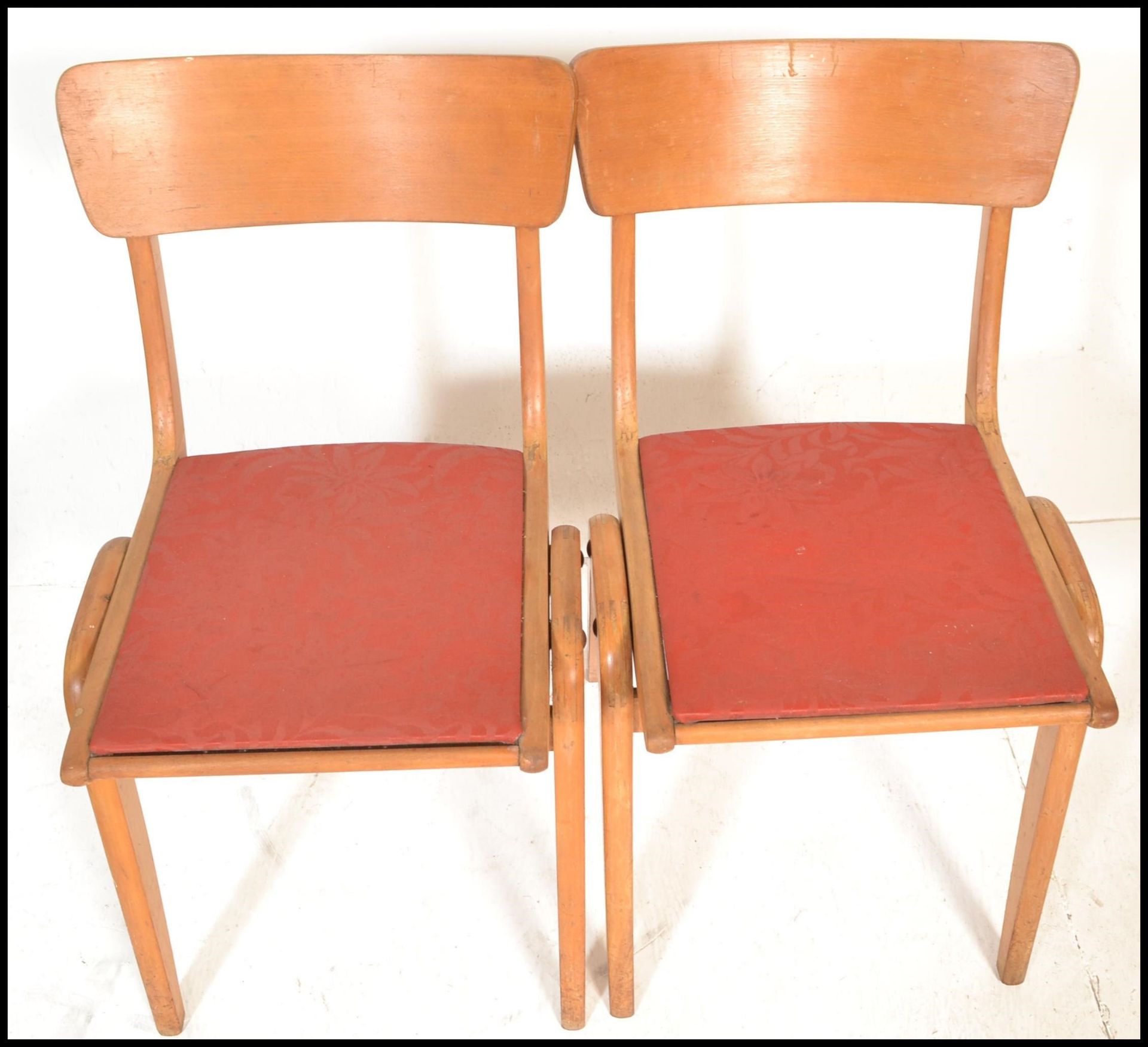 A set of 4 mid century stacking dining chairs in the manner of Ben Chairs. Beechwood bentwood a- - Bild 5 aus 6