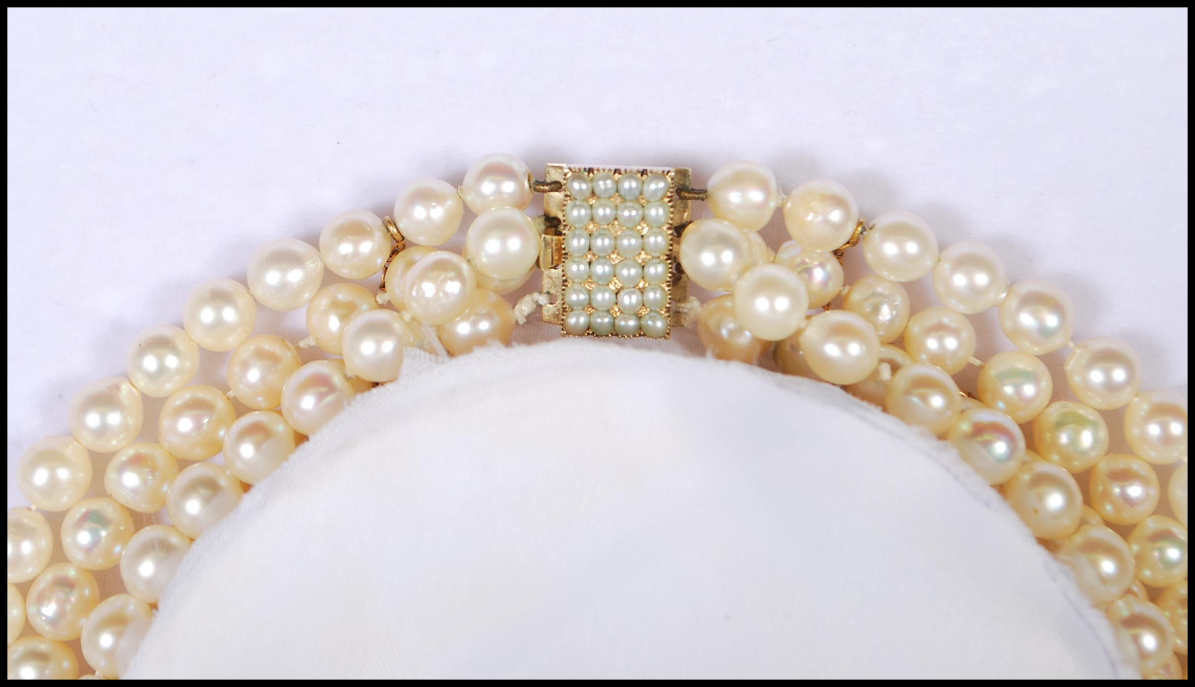 A 20th Century cultured pearl necklace having four - Image 2 of 9