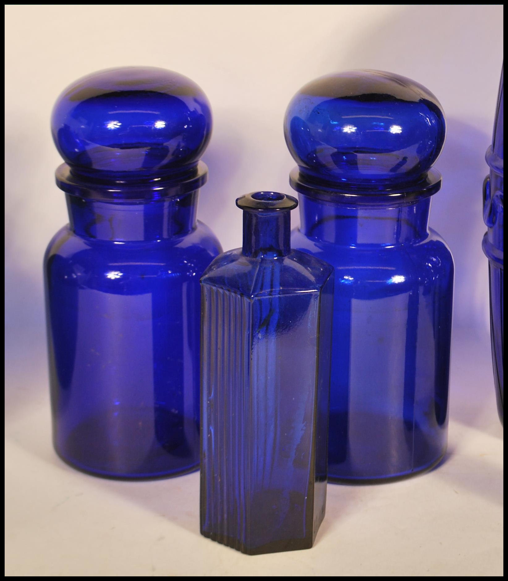 A collection of 20th Century blue glass items to i - Image 3 of 6