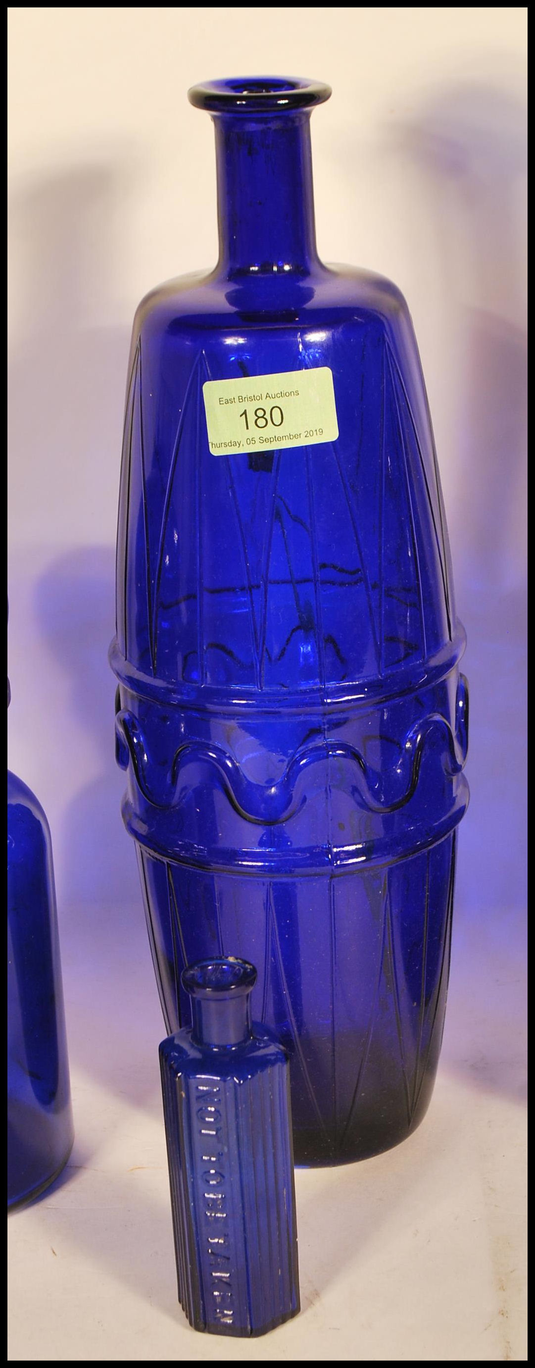 A collection of 20th Century blue glass items to i - Image 4 of 6