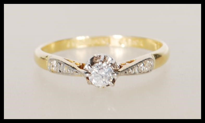 An 18ct yellow gold solitaire diamond ring having