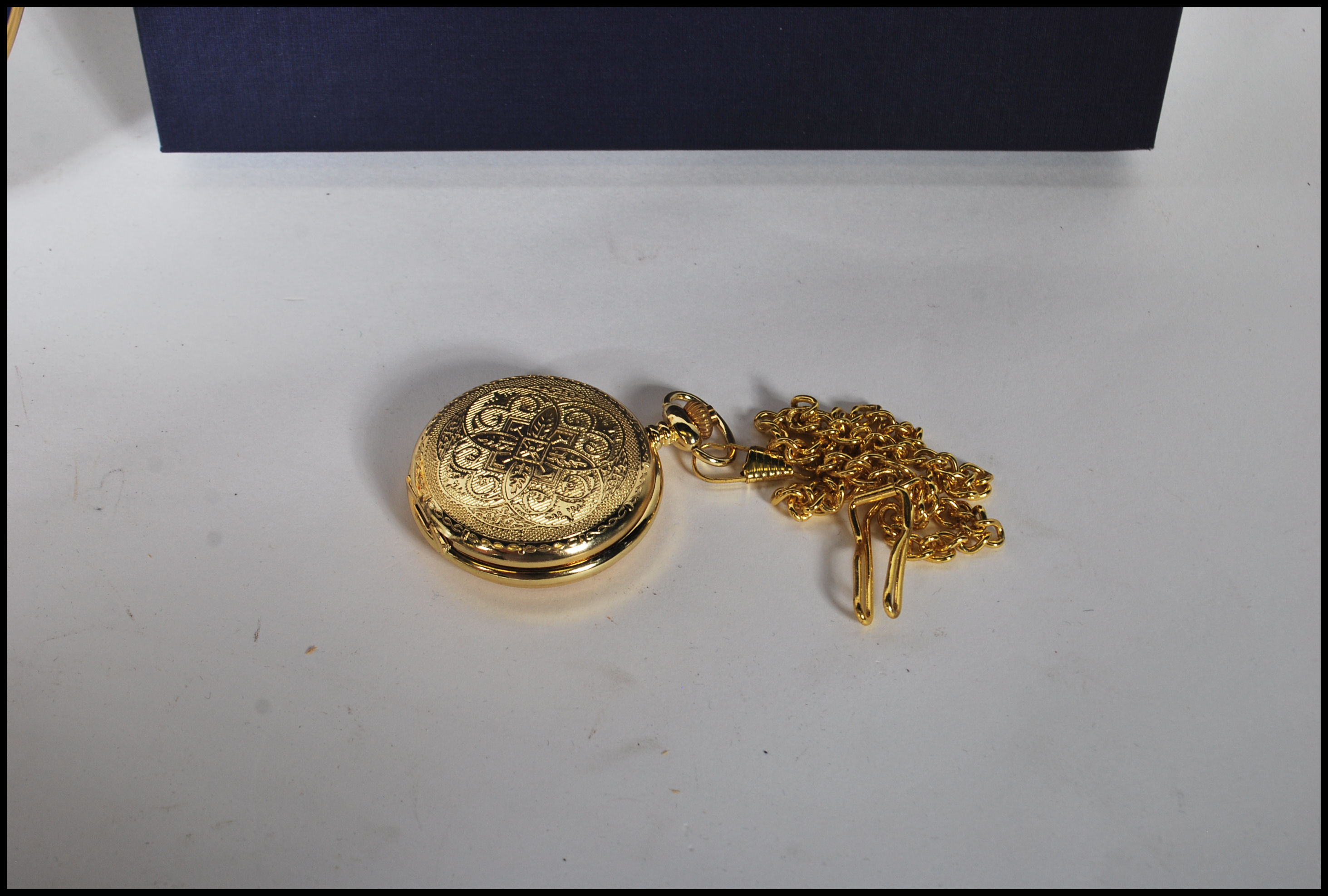 A collection of items to include a Royal Mint Comm - Image 5 of 6