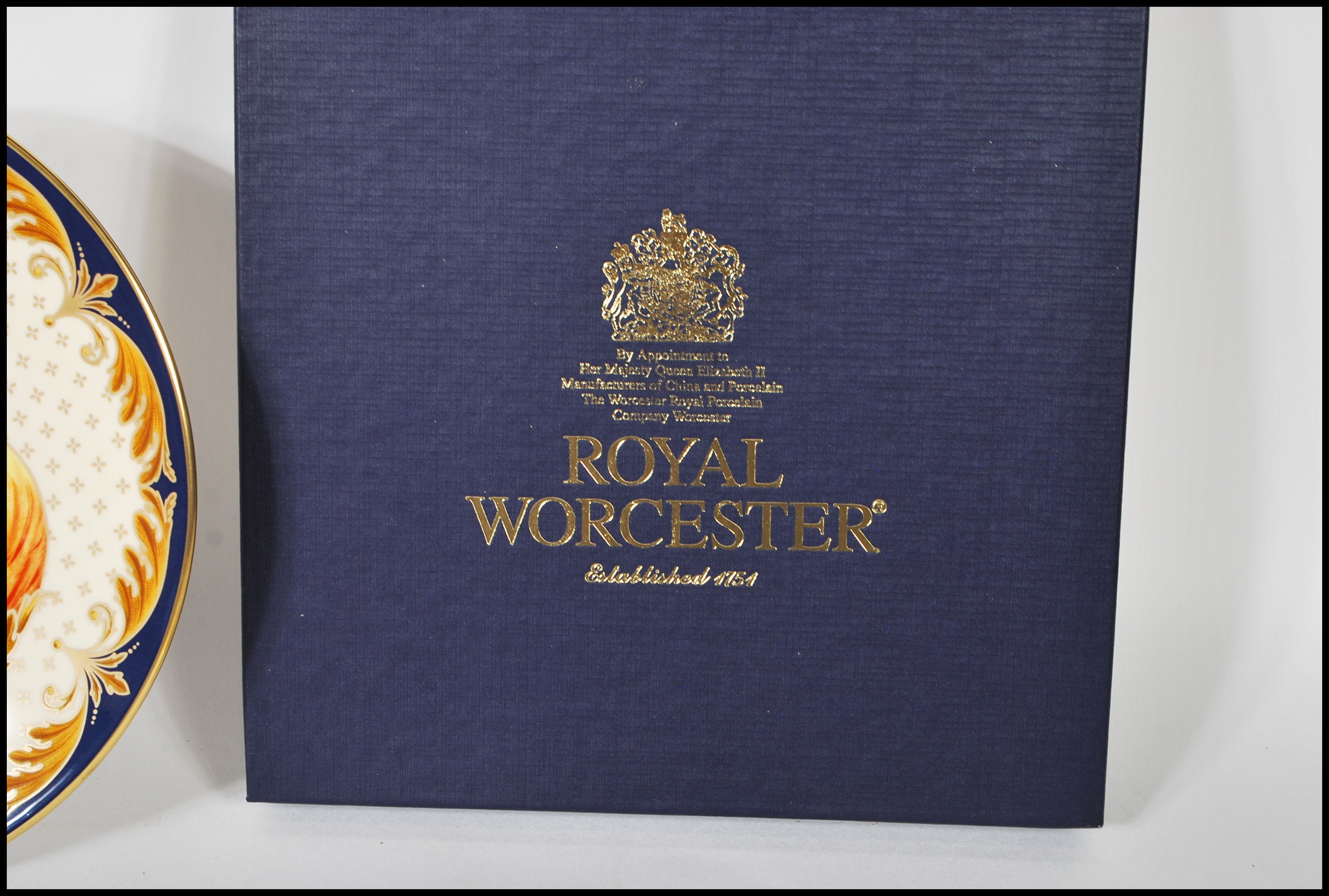 A collection of items to include a Royal Mint Comm - Image 4 of 6
