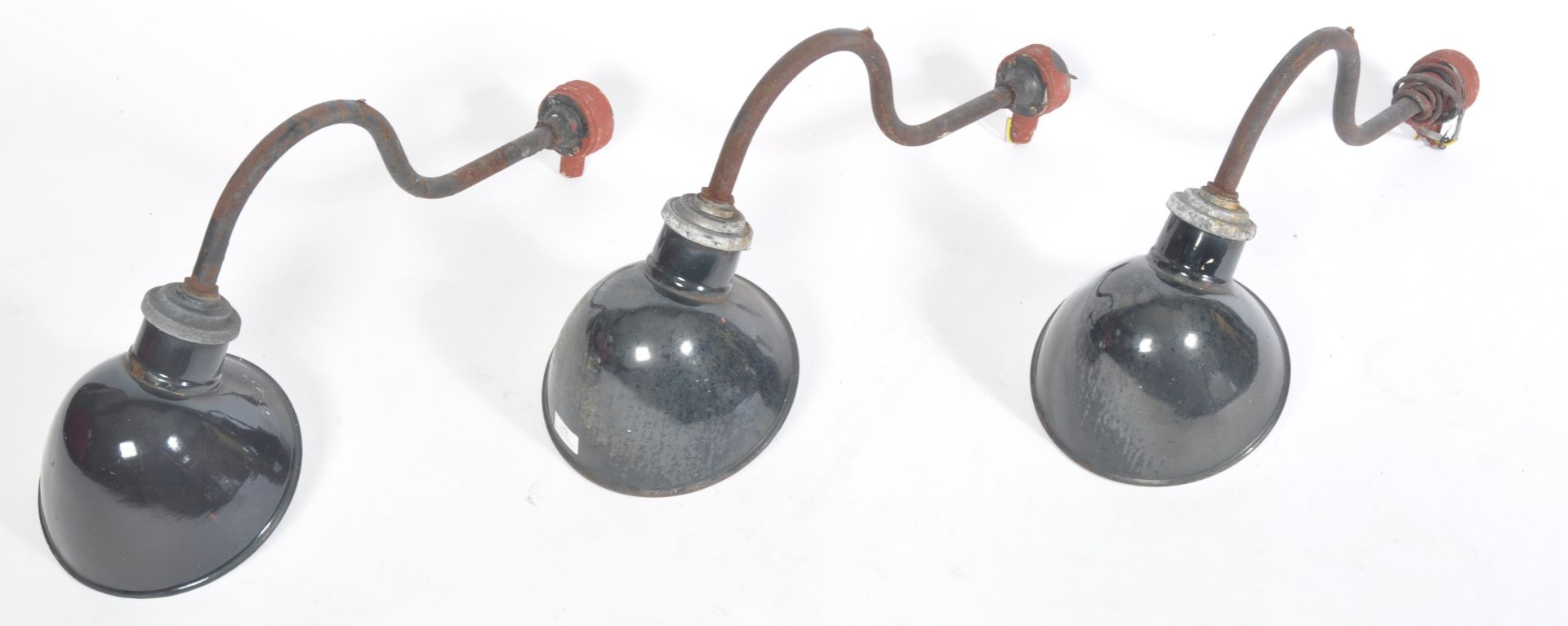 SET OF THREE VINTAGE INDUSTRIAL 1940'S FACTORY WALL LIGHTS - Bild 2 aus 5