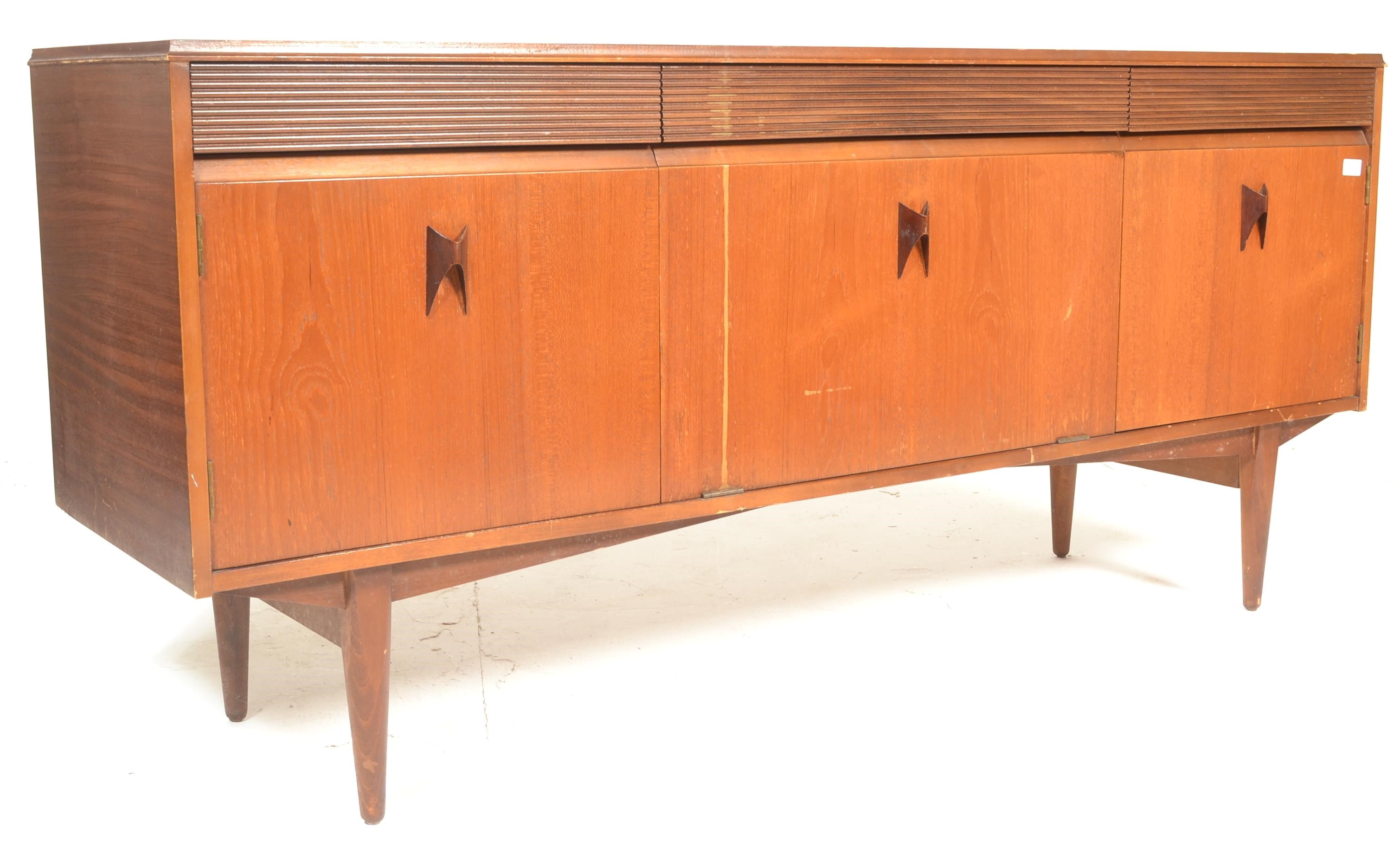 EON - 1970'S TEAK WOOD ELLIOTS OF NEWBURY SIDEBOARD CREDENZA